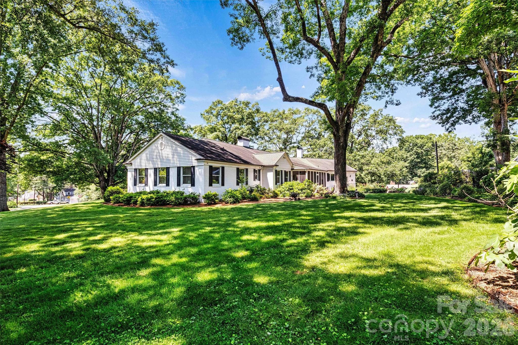 842 North Center Street