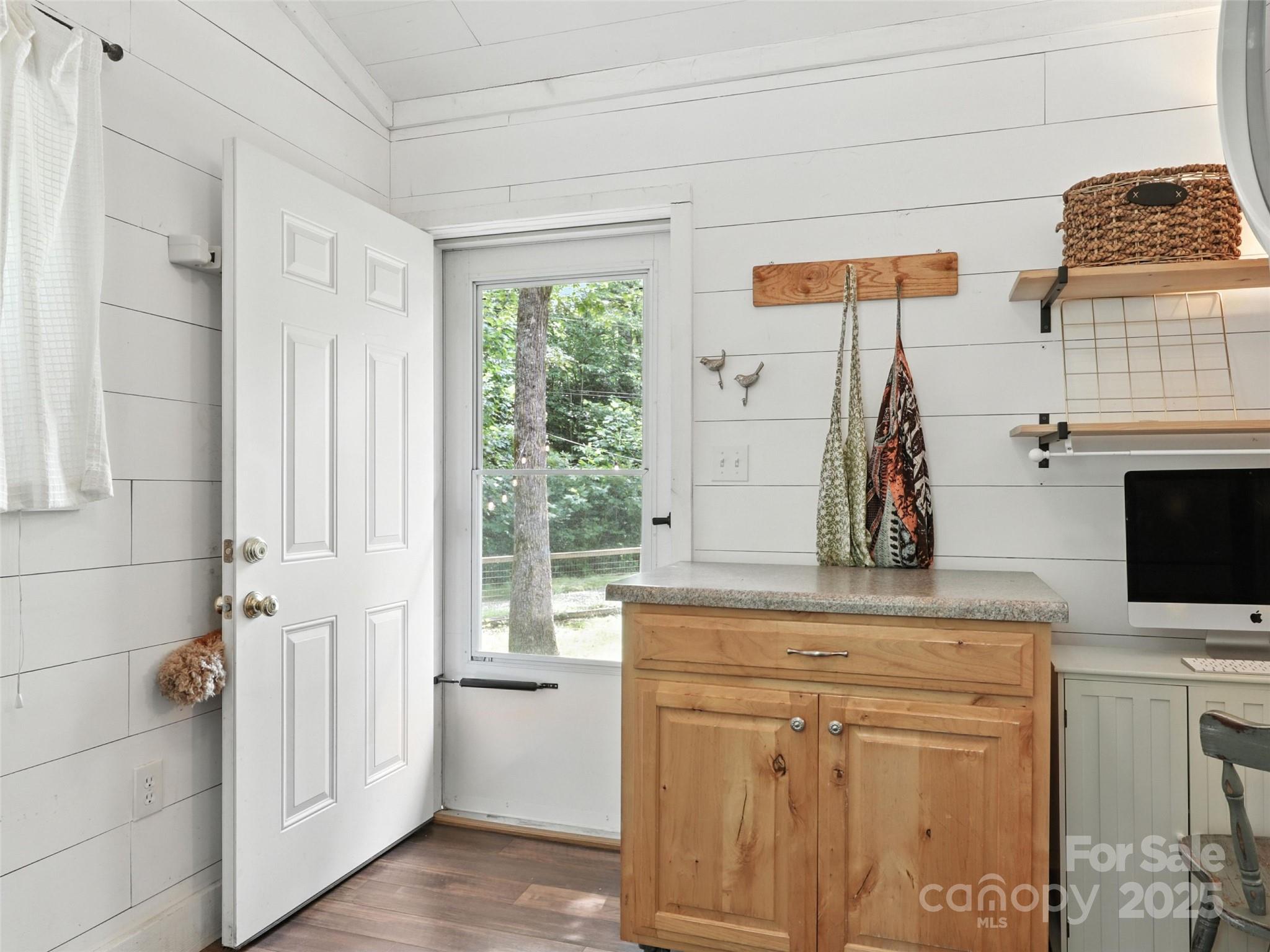 Rhododendron Park - Residential