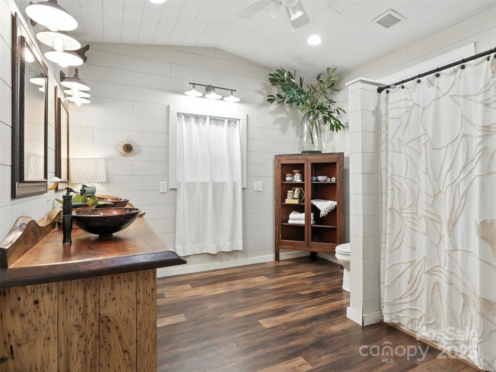 Rhododendron Park - Residential