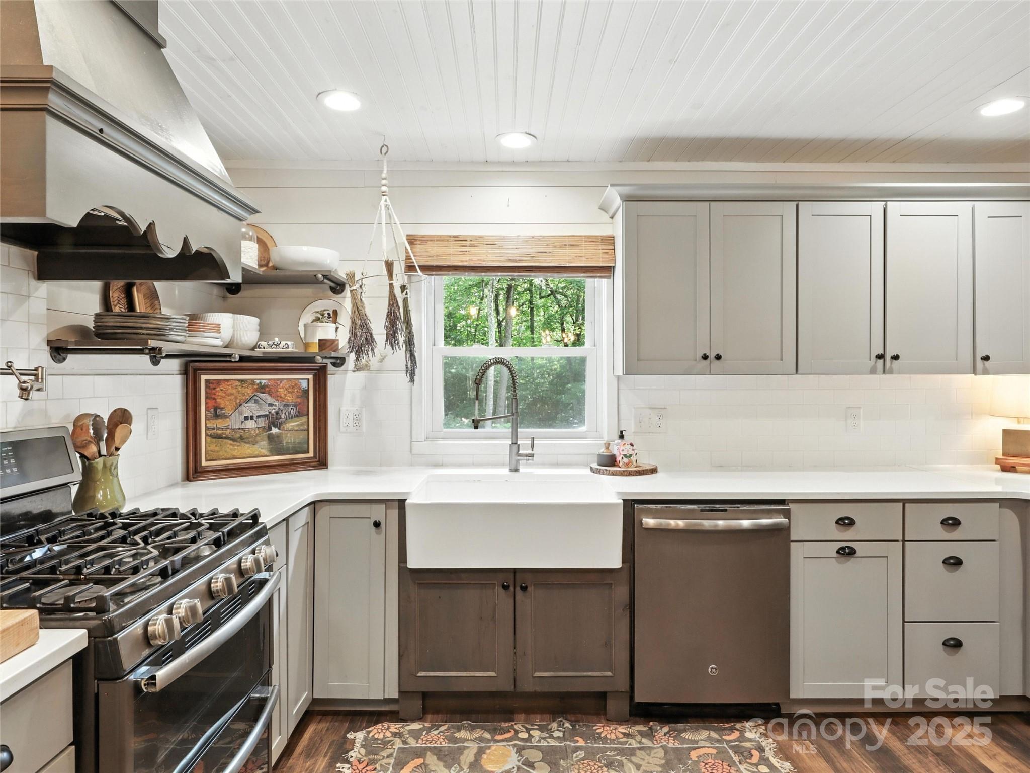 Rhododendron Park - Residential