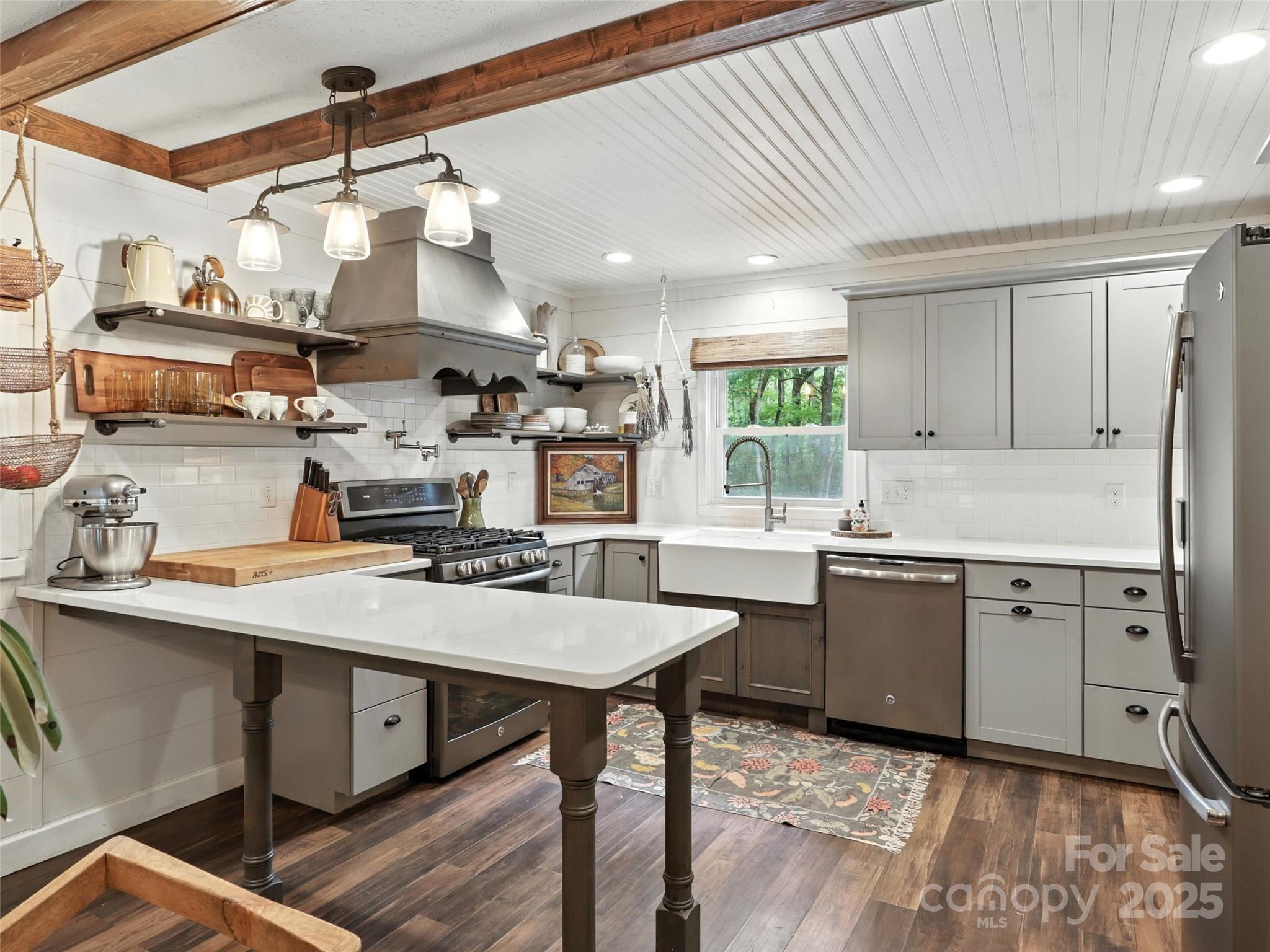 Rhododendron Park - Residential