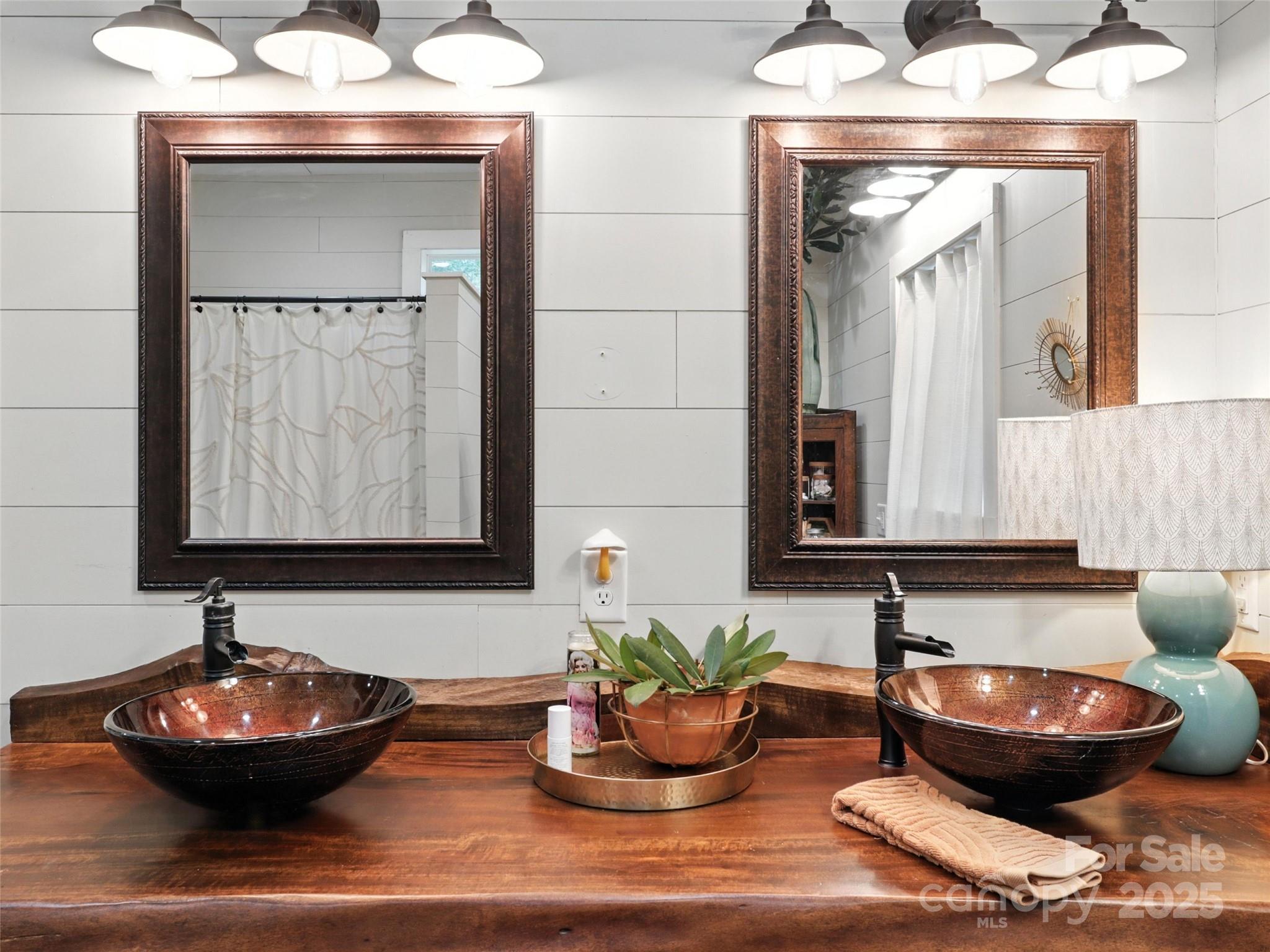 Rhododendron Park - Residential