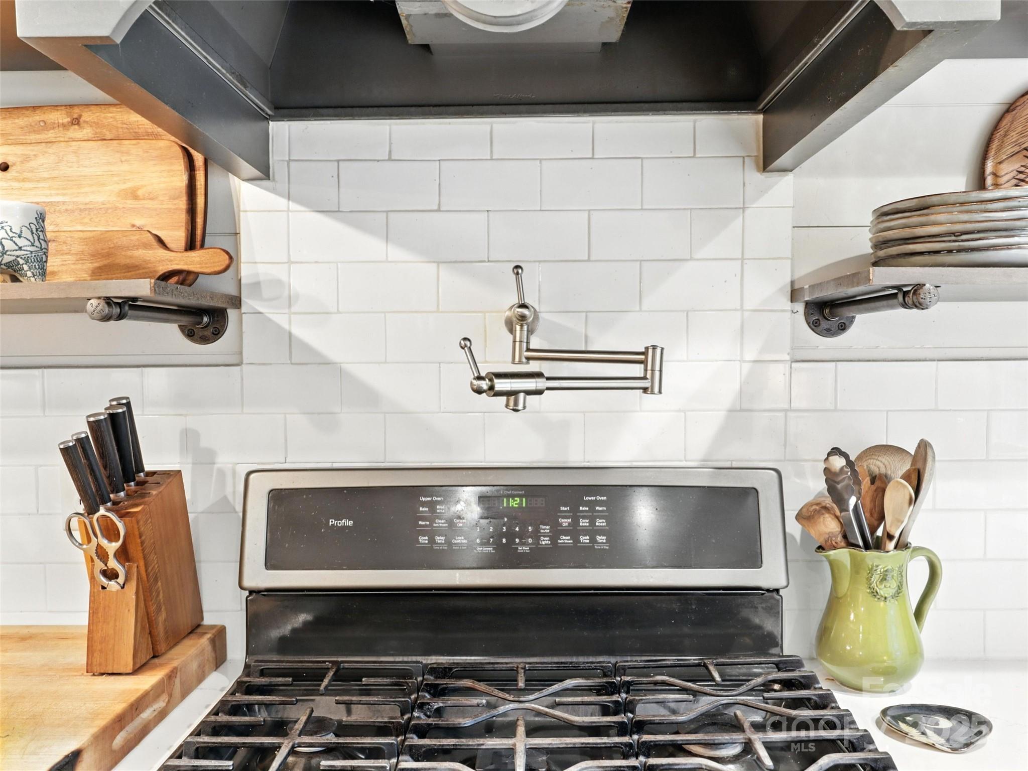 Rhododendron Park - Residential