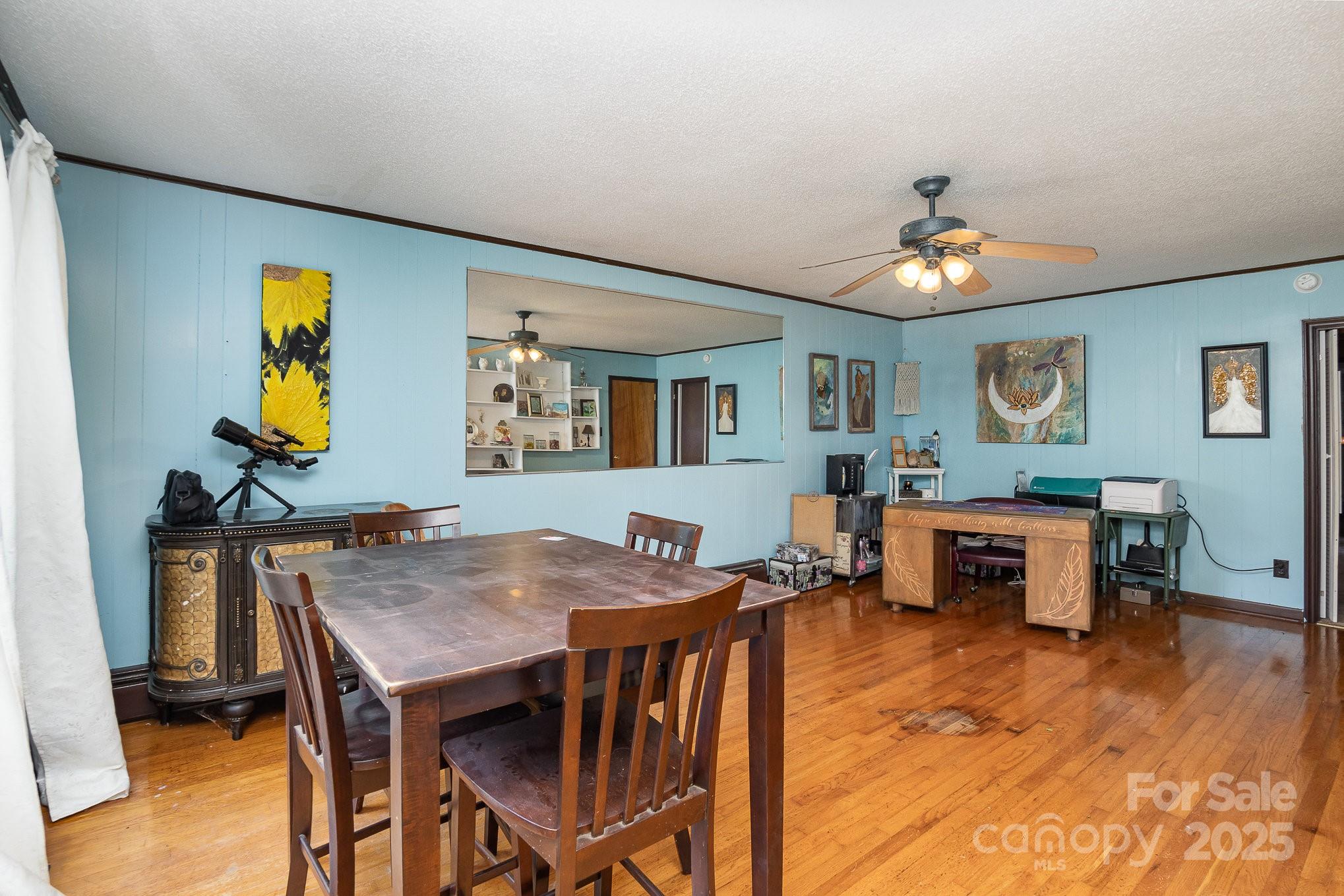 1239 Christopher Circle