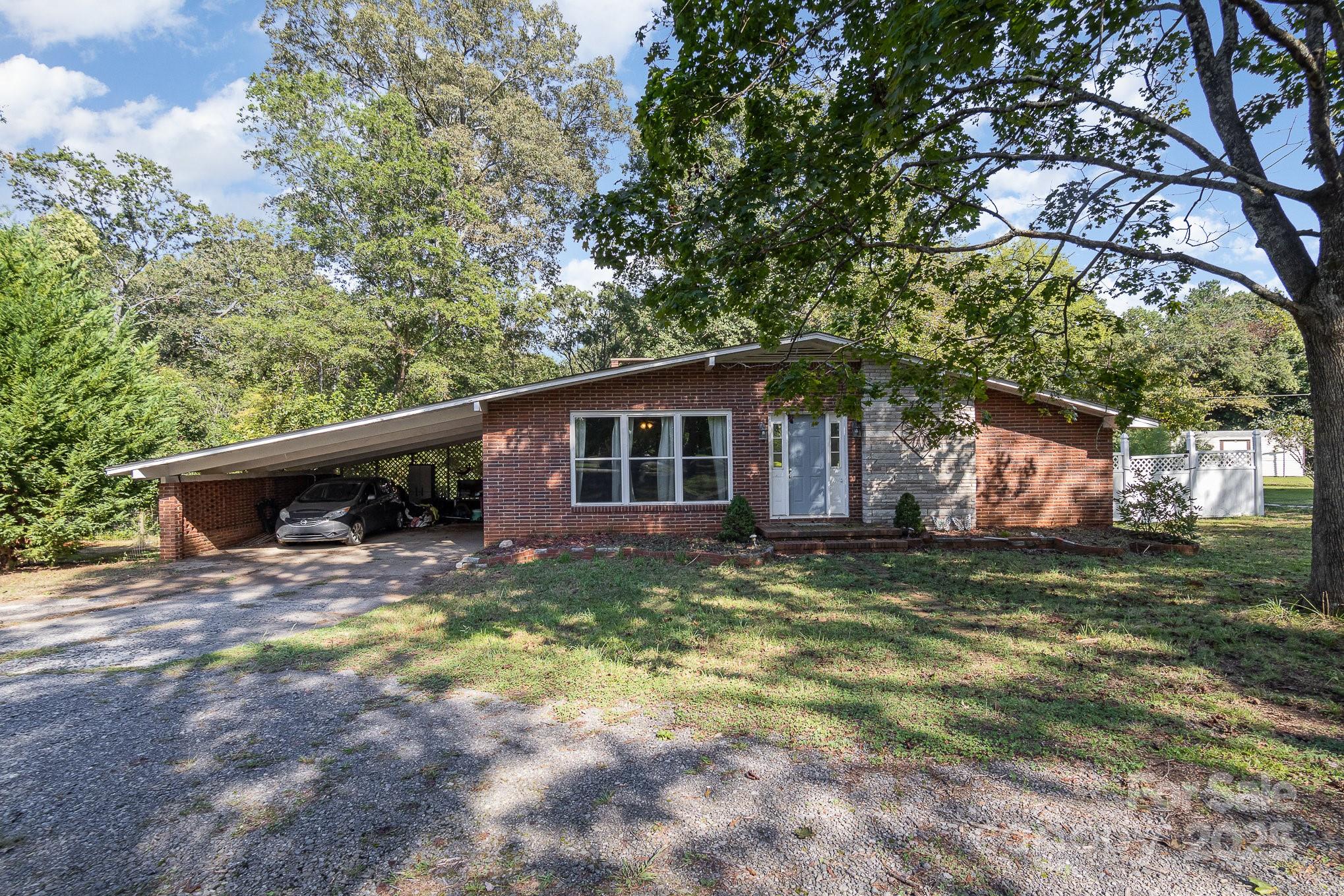 1239 Christopher Circle