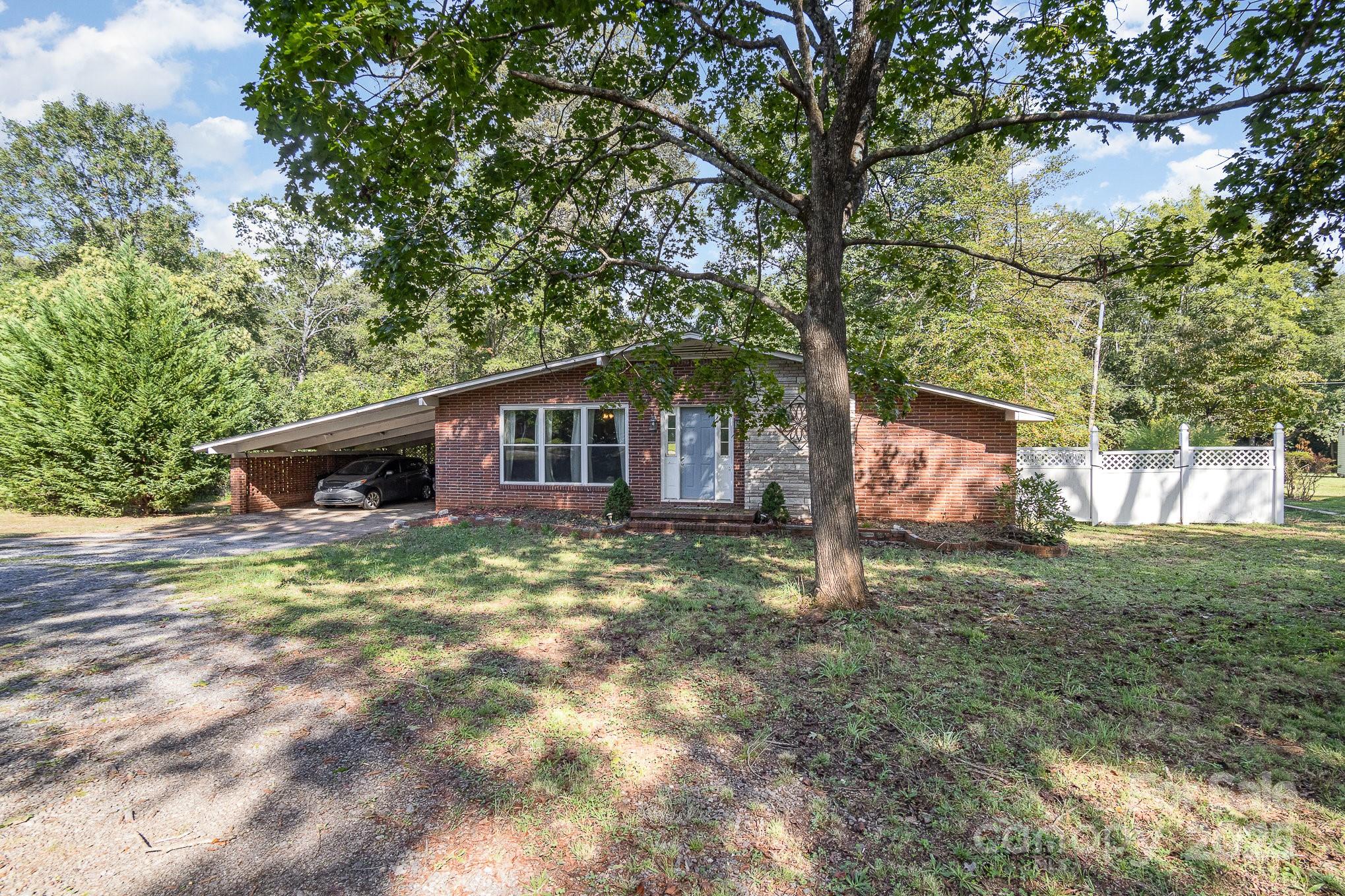 1239 Christopher Circle