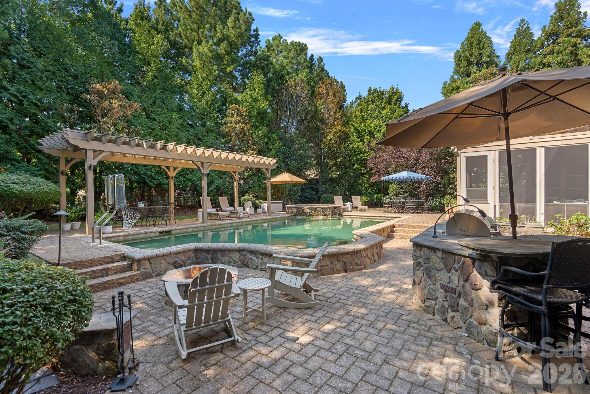 1104 Longwood Court