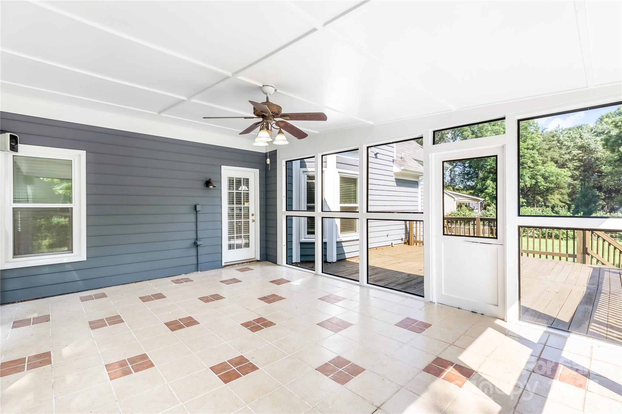 1581 Bluff Court