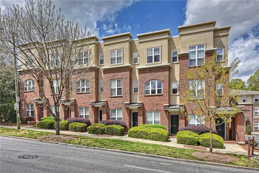 Comfort and convenience describes this beautiful 2/2.5 town home in Dilworth. Enjoy cooking in the fabulous kitchen with new stainless appliances, granite, and peninsula bar with dining area. The spacious LR opens to a patio for a light filled room. New carpeting, gleaming floors, large master closet and new paint add to the appeal of this special property. HVAC, 1+ yrs, epoxy shield in garage. Latta Park out the back door. Walk to restaurants and shops on East Blvd, Kings Drive and the Dowd Y.