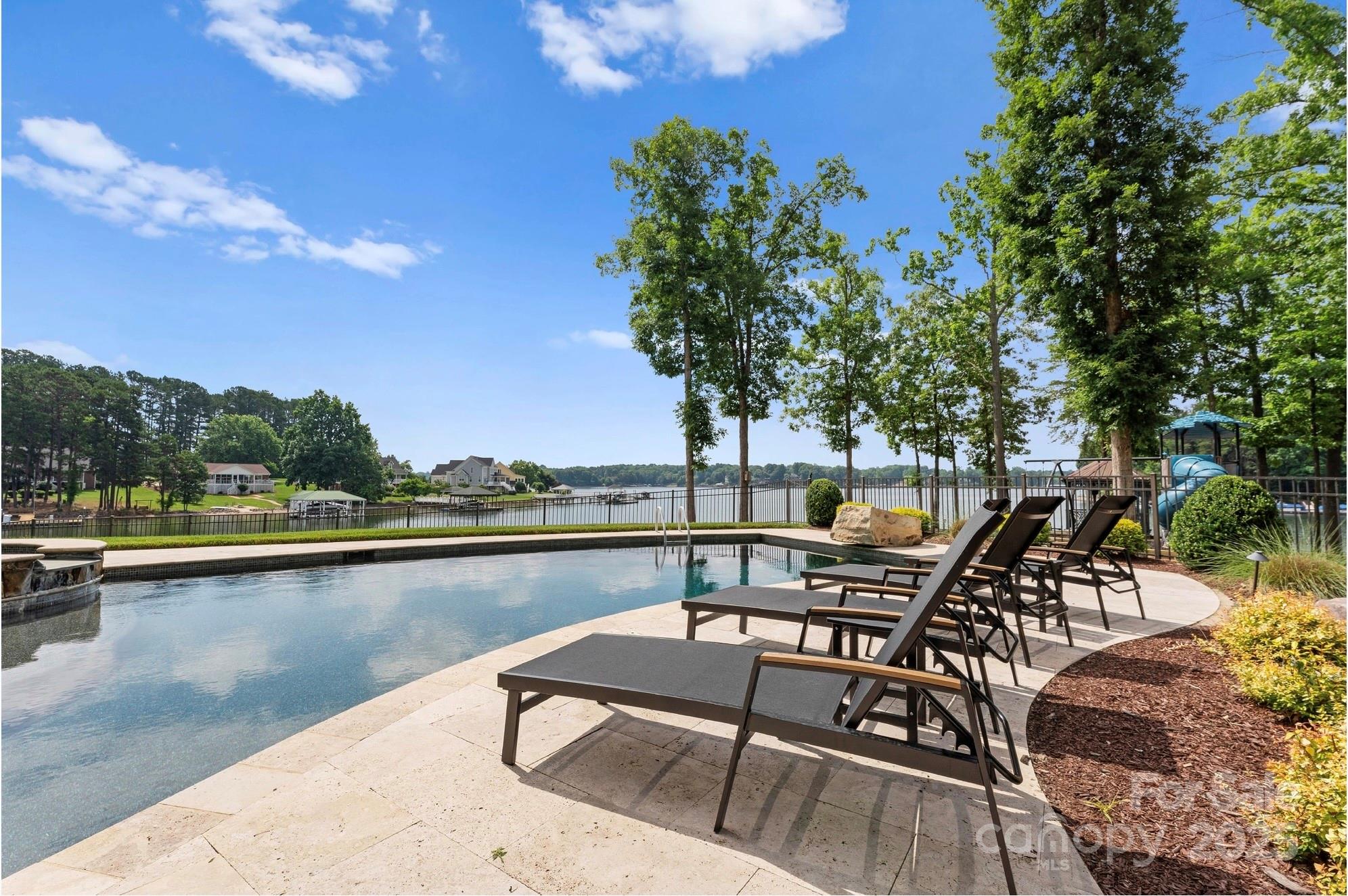 Lakepointe South - Residential