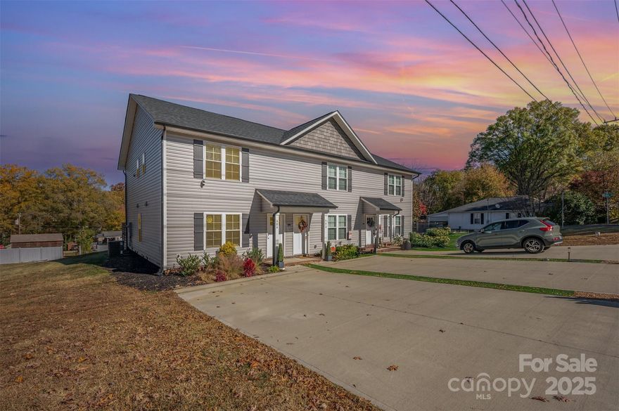 Do NOT disturb TENANT! Discover comfort and convenience in these beautifully appointed 3-bedroom, 2.5-bath townhomes located just minutes from downtown Kannapolis. Enjoy easy access to the Cannon Ballers Stadium, vibrant shops, popular restaurants, and all the entertainment the revitalized city center has to offer. Outdoor enthusiasts will love being within walking distance of both the 8th Street Greenway and Bakers Creek Greenway.
Inside, each home showcases thoughtful design and desirable features throughout—stainless steel appliances, granite countertops, ceiling fans, ample storage, and vaulted ceilings that enhance the open, airy feel. A covered porch provides a perfect spot to unwind and enjoy your outdoor space.
Modern living meets unbeatable location in these inviting townhomes—your ideal Kannapolis lifestyle awaits.