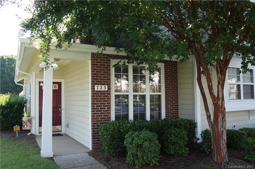 MBR on main plus an end unit makes this the perfect town home. Private fenced area lends to light and airy living area w/fireplace. Spacious master, neutral decor, well maintained, plus great location, pool and rec area.