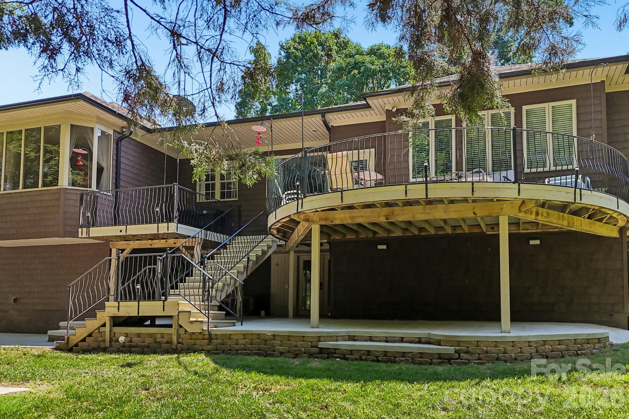 8463 Plantation Way