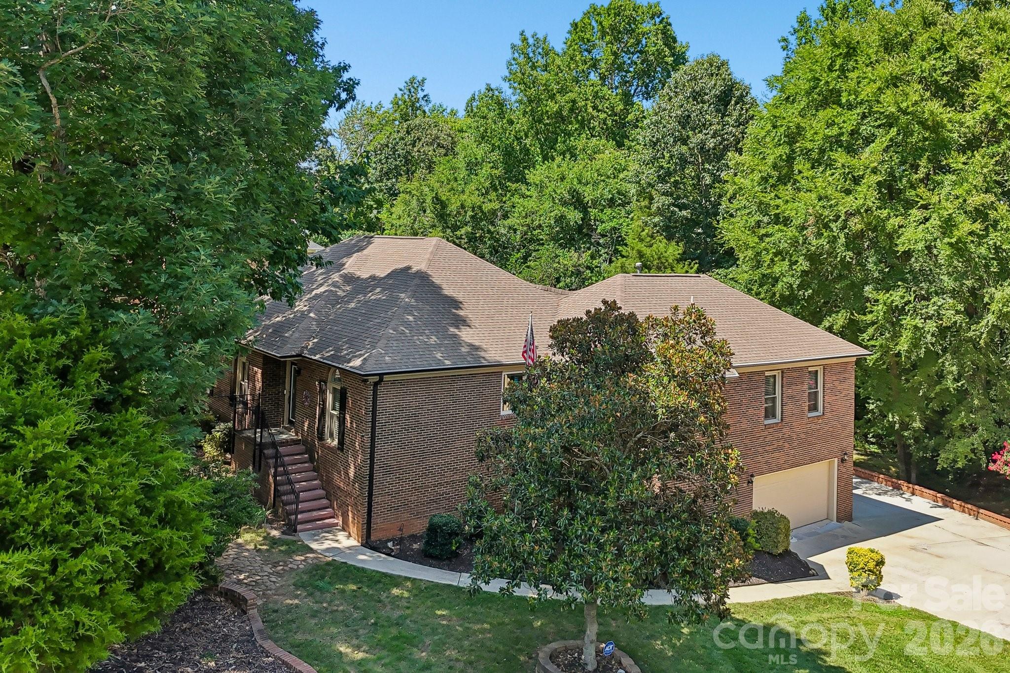 8463 Plantation Way