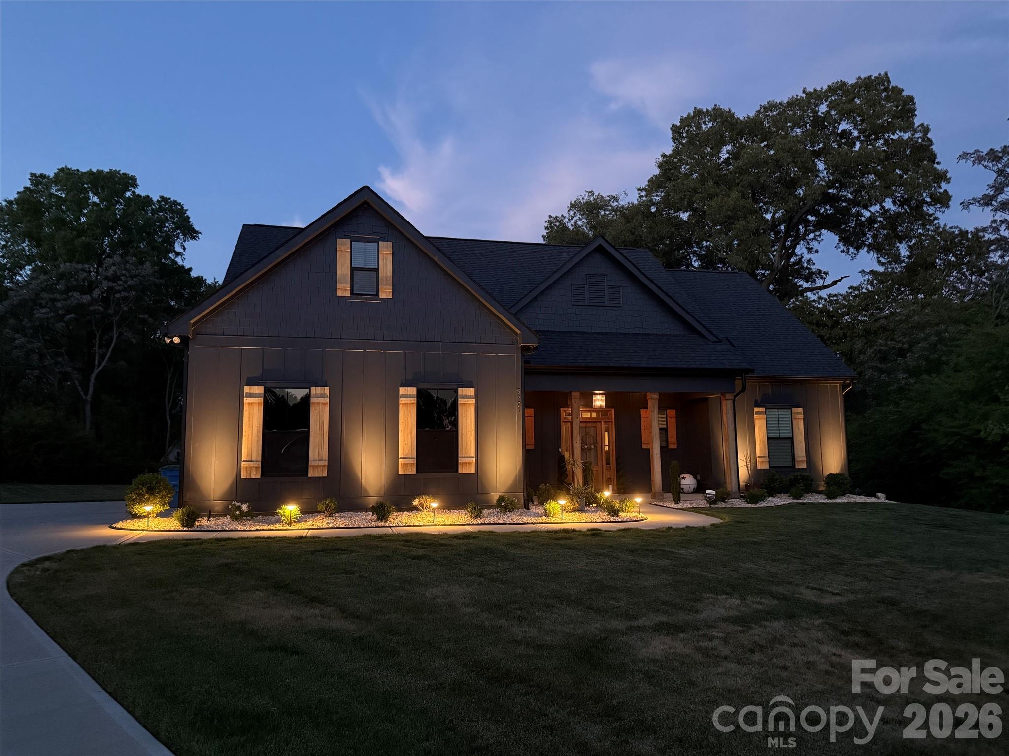 5201 Meadowland Parkway