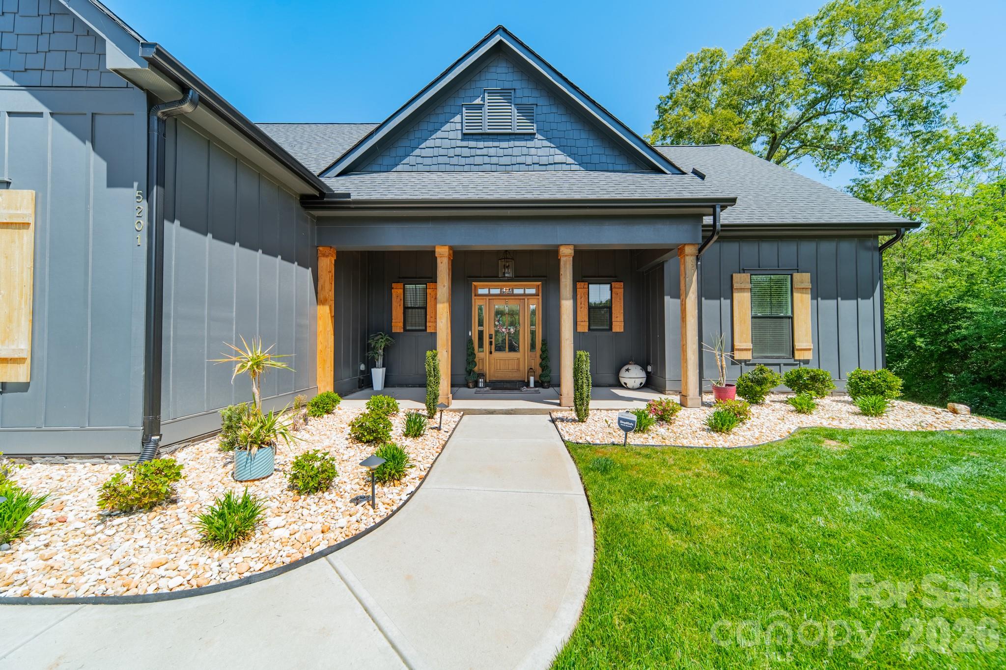 5201 Meadowland Parkway