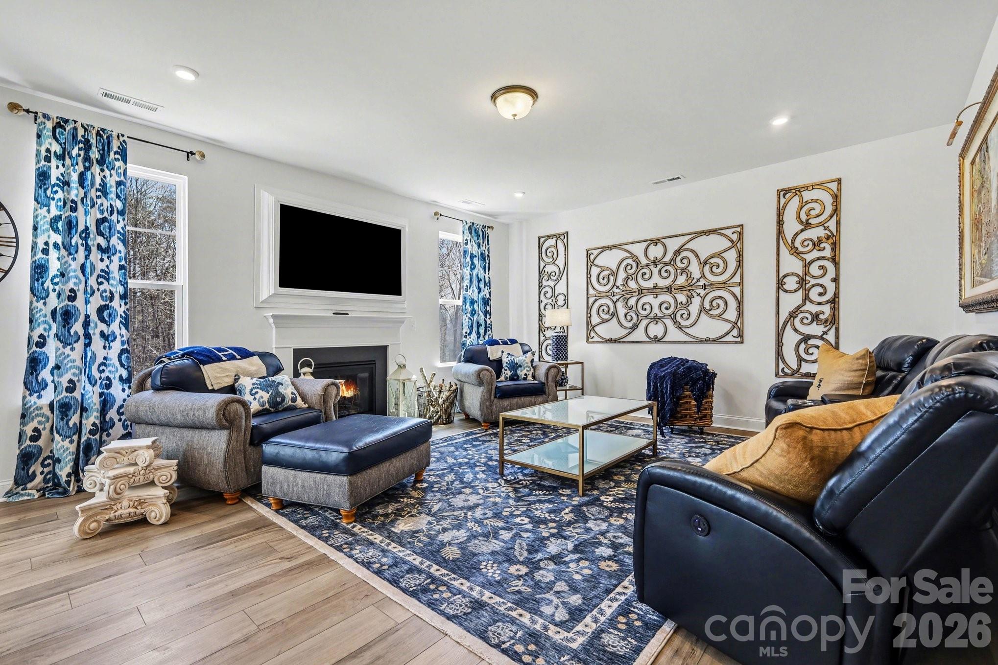 Lakeside Glen - Residential