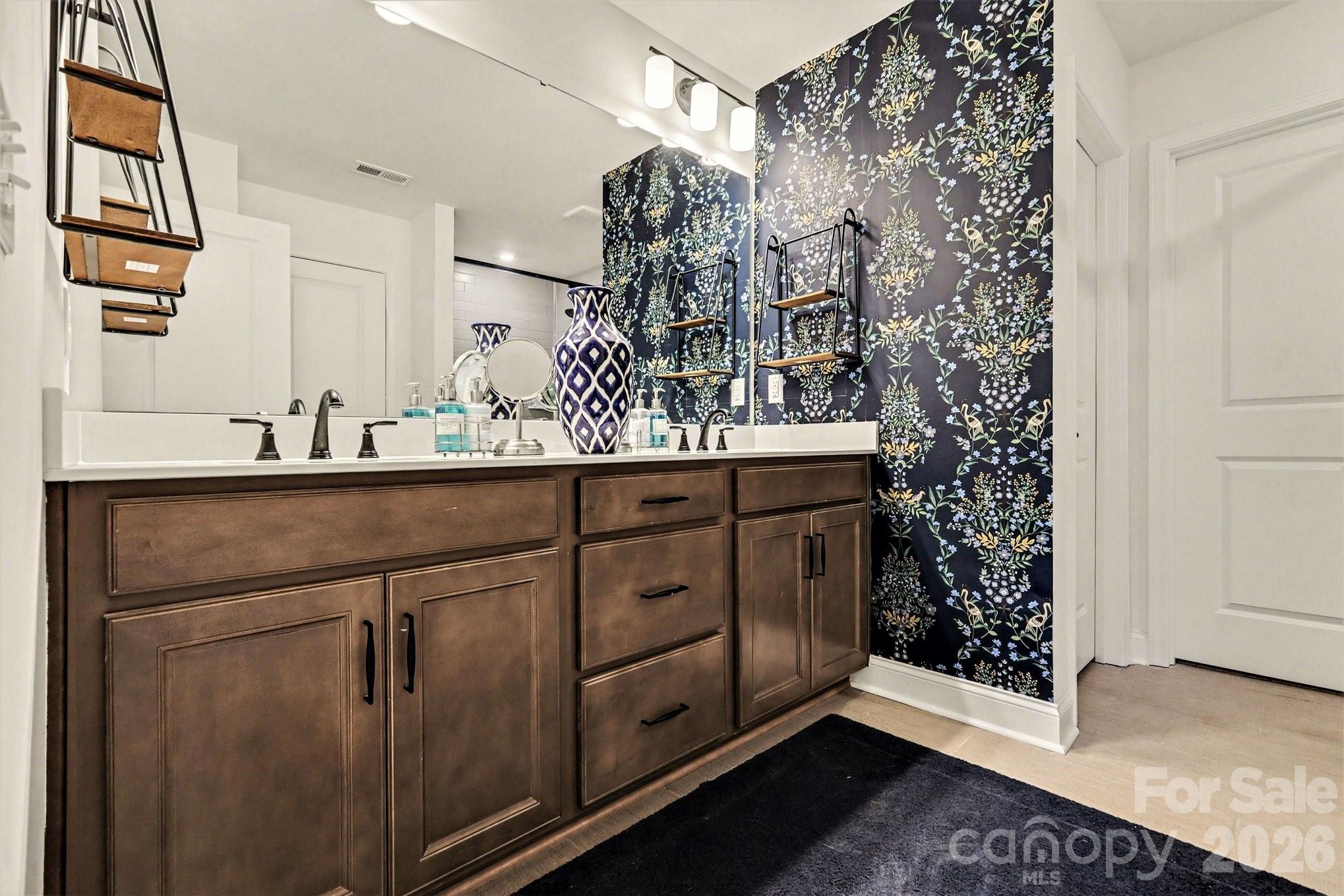 Lakeside Glen - Residential