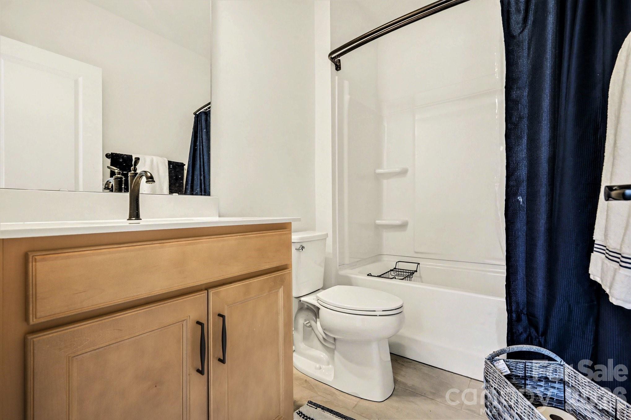 Lakeside Glen - Residential