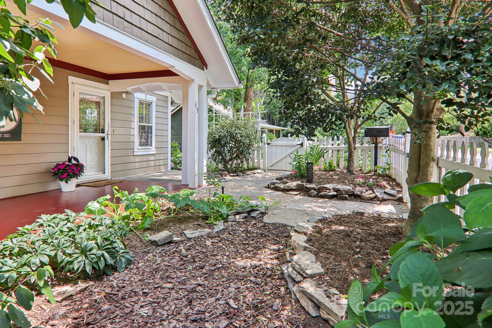 39 Short Street