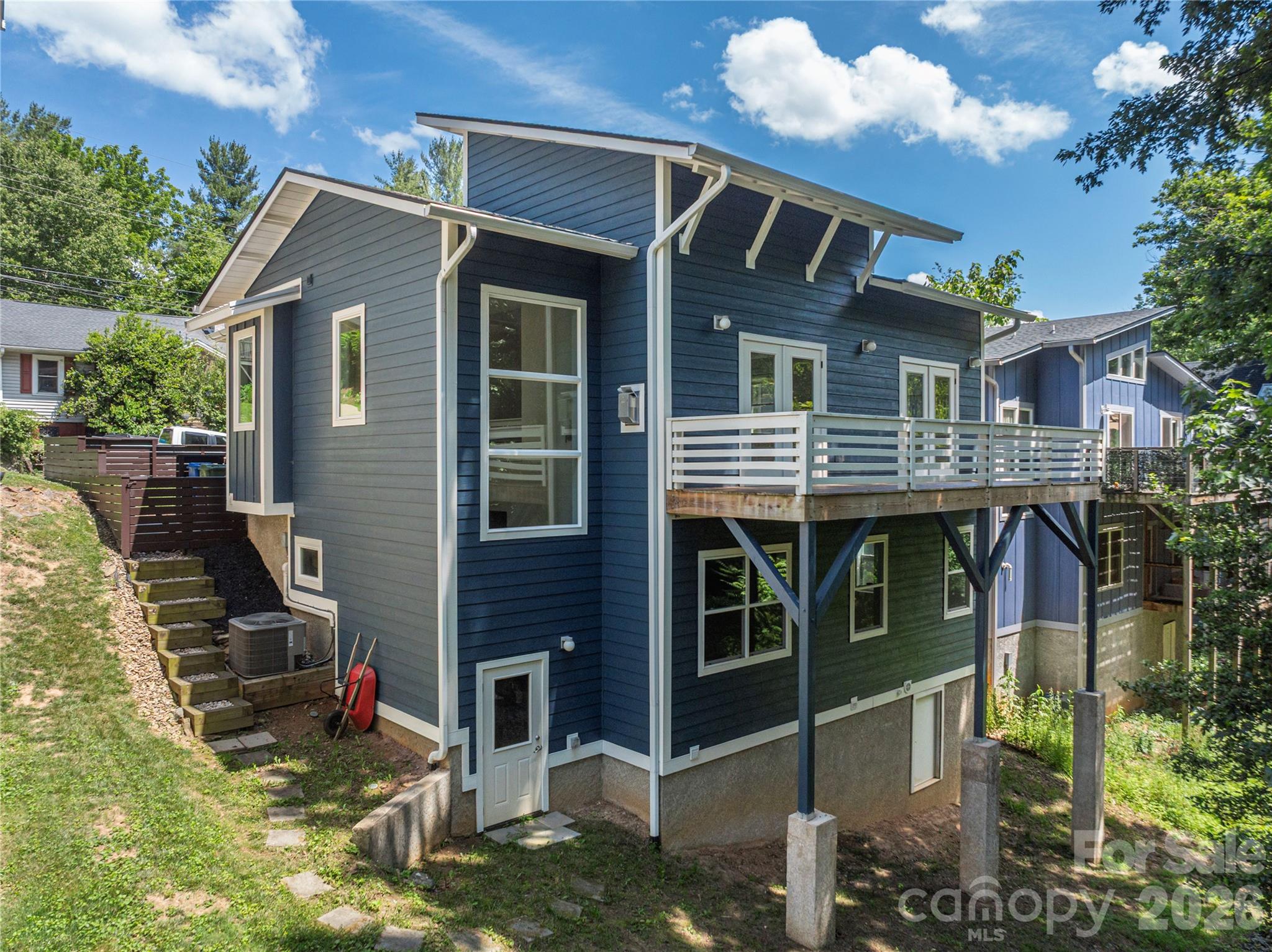 39 Hubbard Avenue