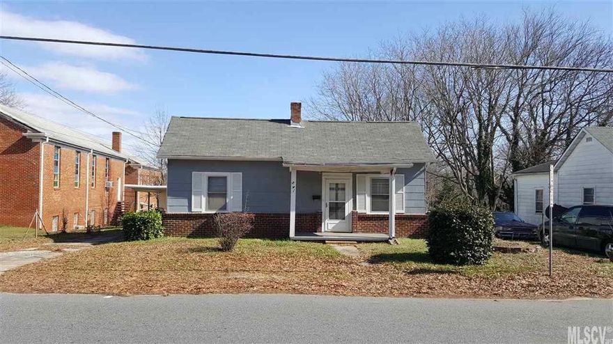Move in ready! This remodeled bungalow features fresh paint, new floor coverings, central HVAC, woodstove, kitchen updates including quality cherry cabinets, dishwasher and range. Conveniently located in the City of Hickory, this home is within walking distance of public amenities, library, parks and recreation.