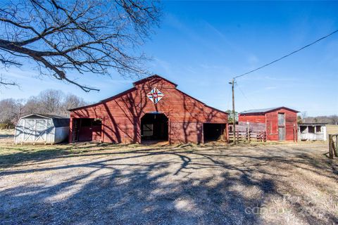 169 Eagle Mills Road Harmony NC 28634