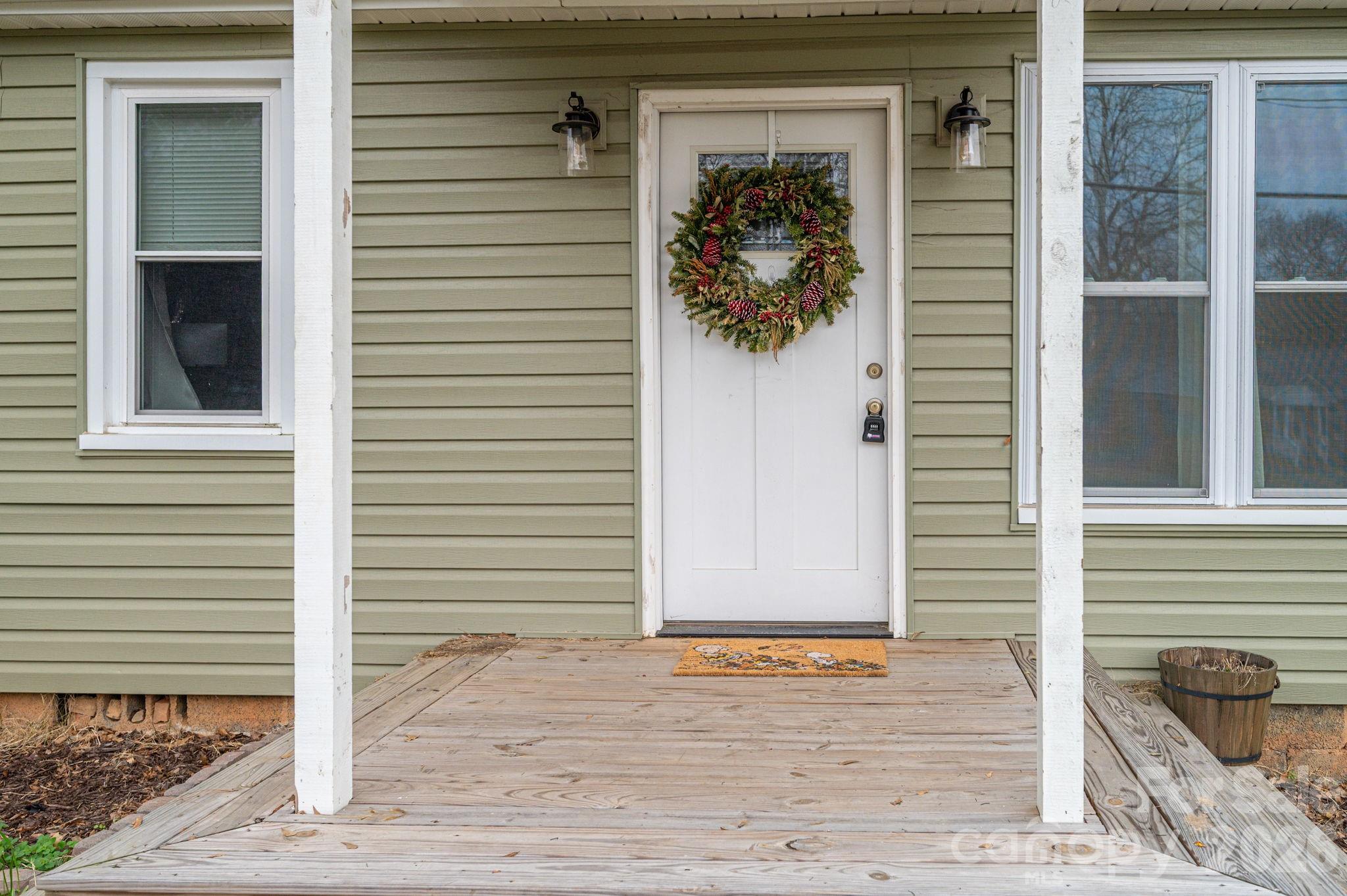 1063 W Hwy 150 Highway