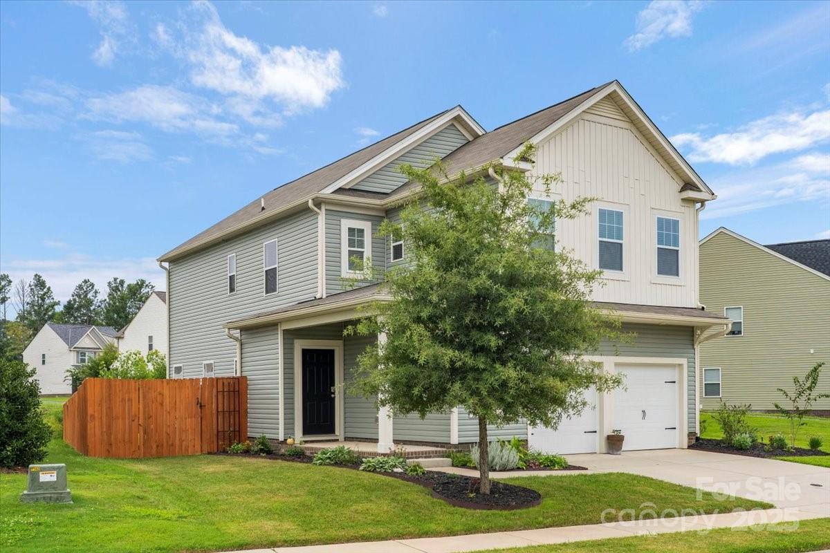 879 Von Buren Boulevard