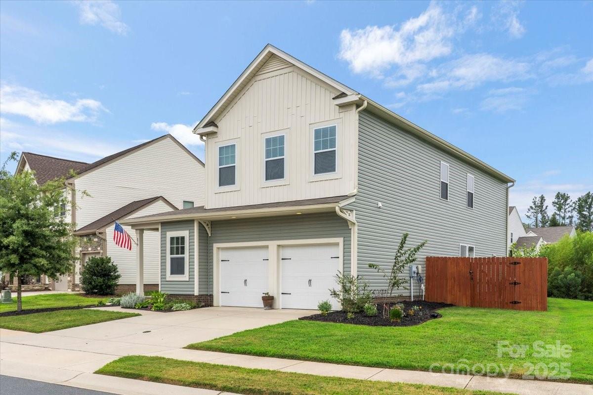 879 Von Buren Boulevard