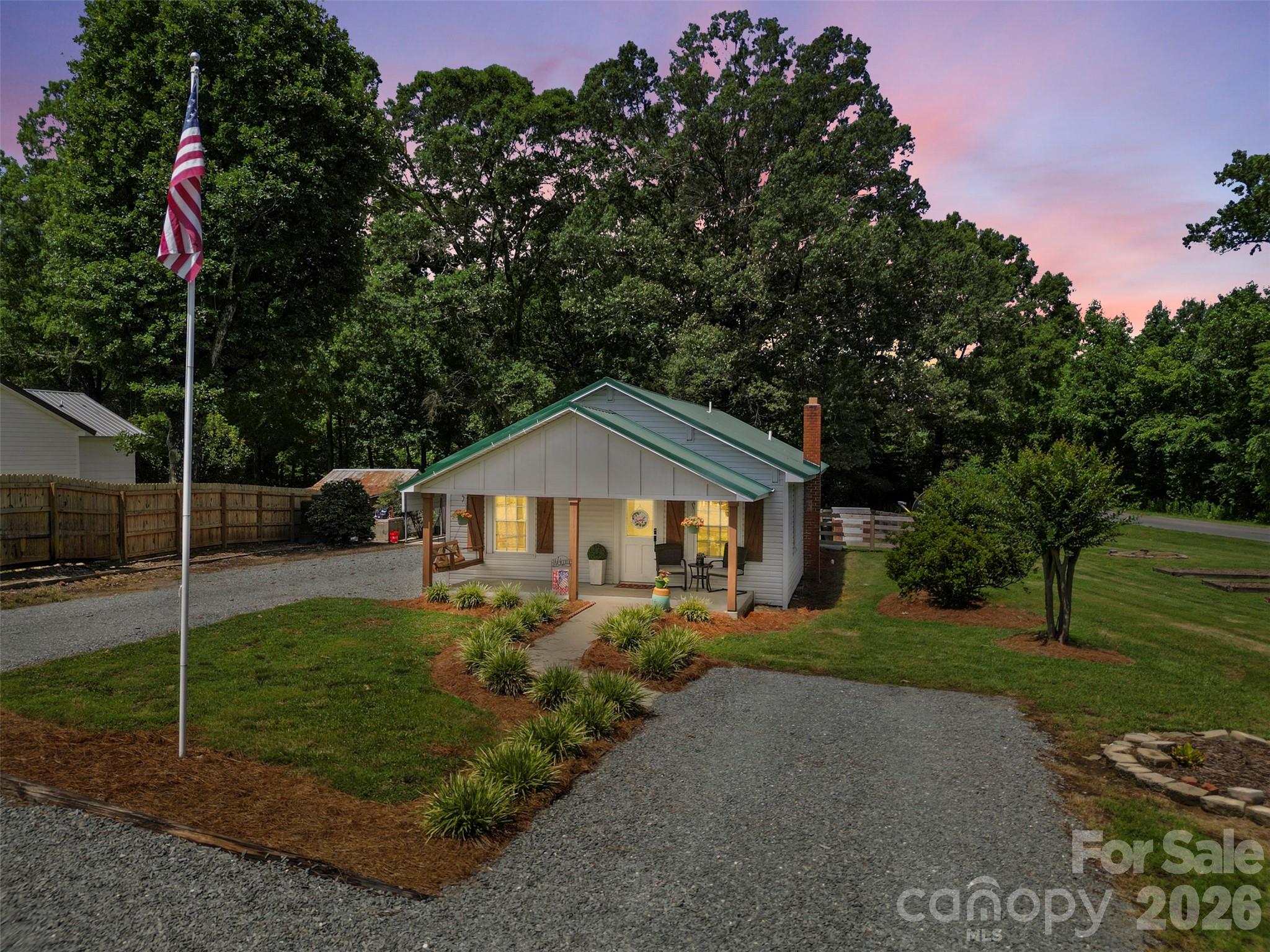 6121 Sikes Mill Road