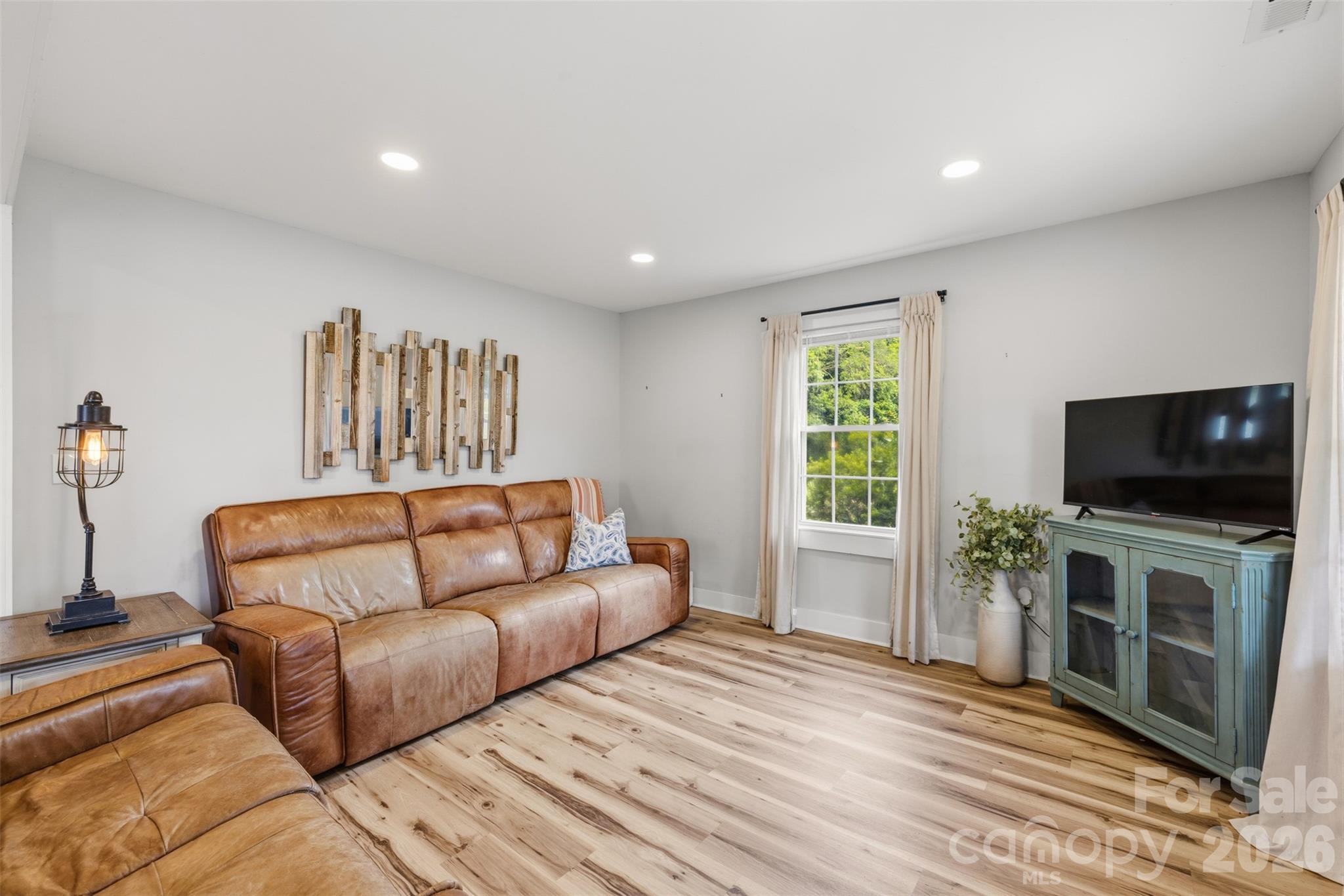 6121 Sikes Mill Road