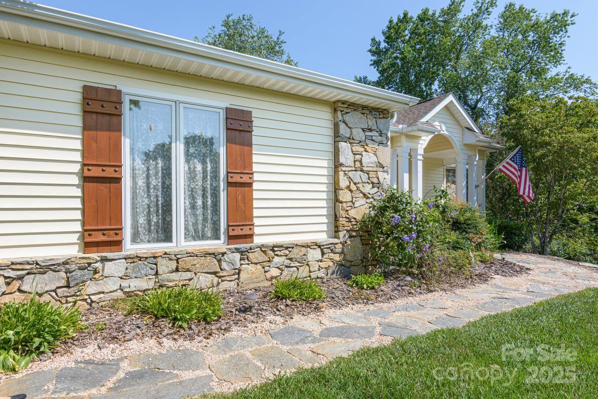 100 Bayberry Way