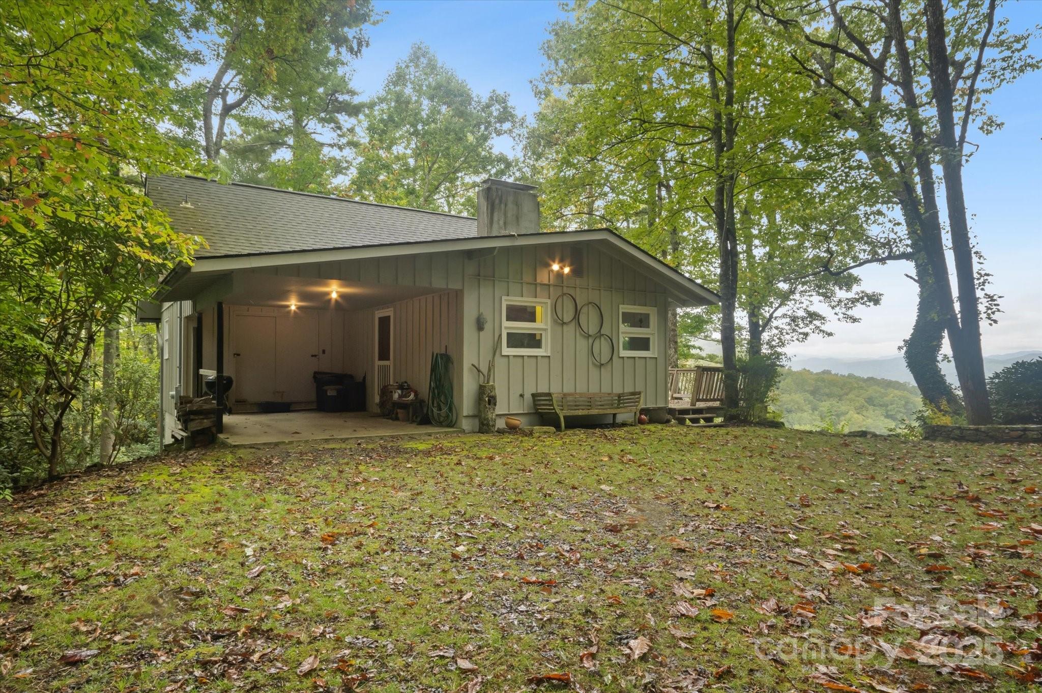 909 Green Hill Road