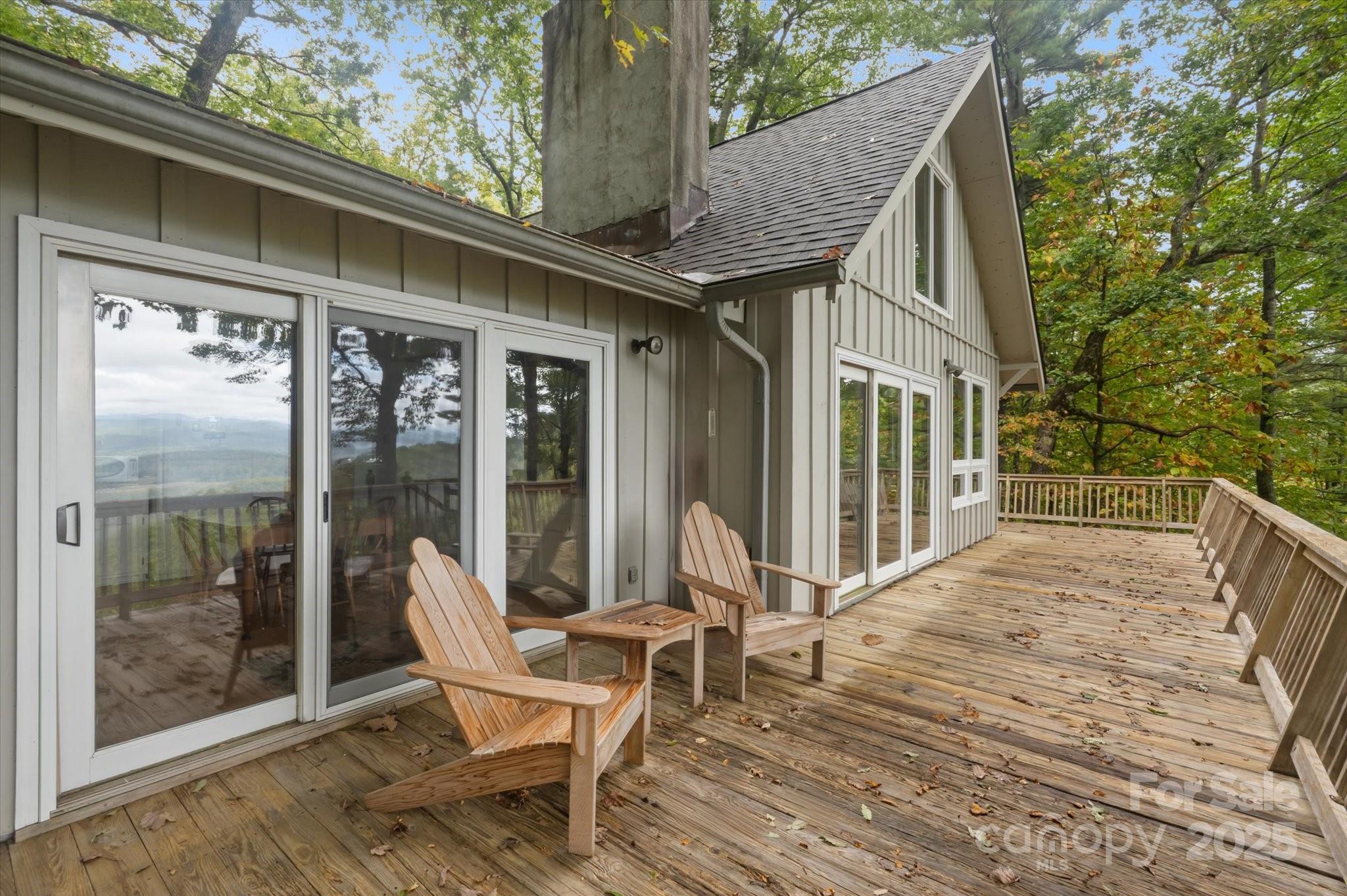 909 Green Hill Road