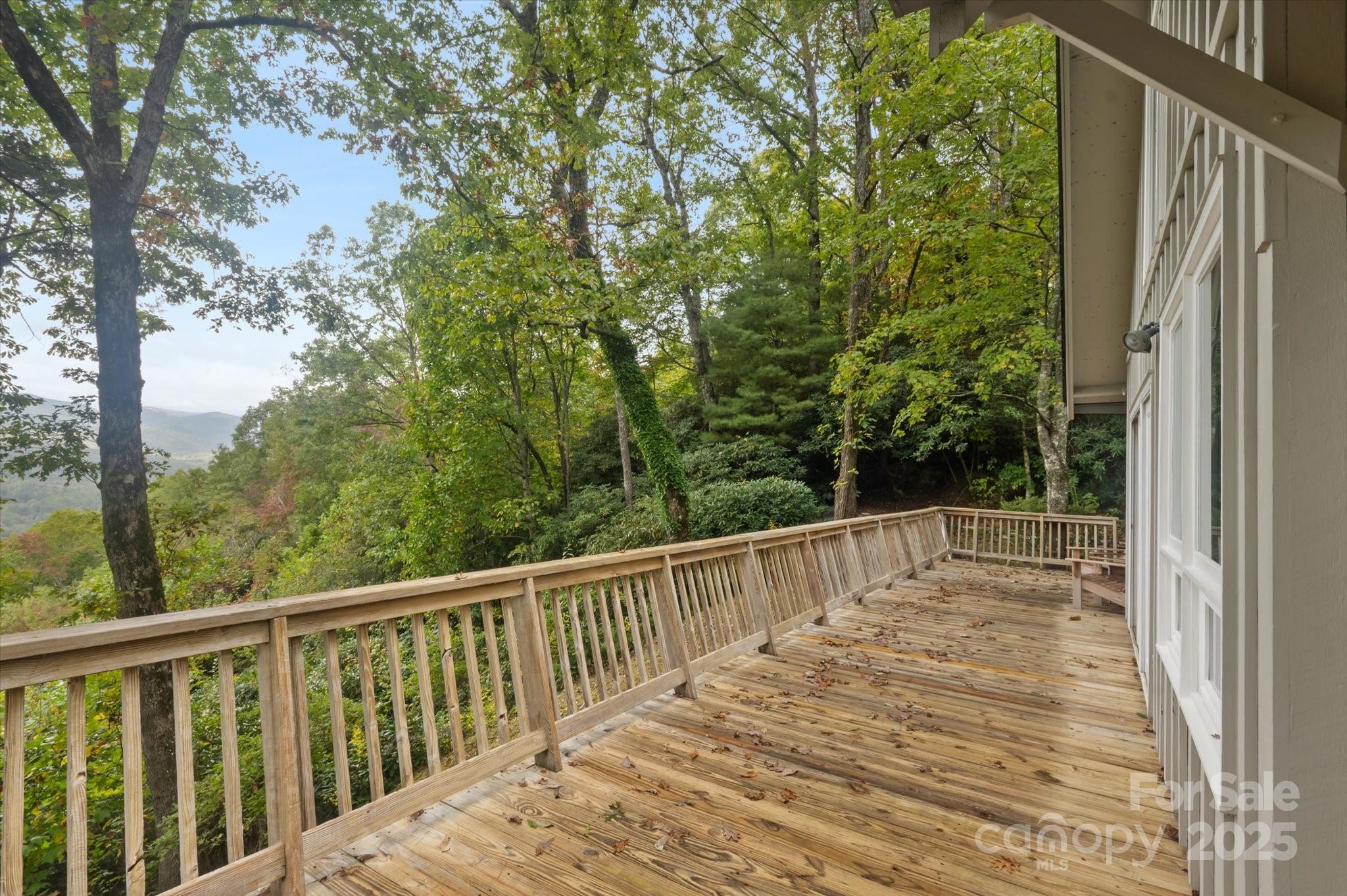 909 Green Hill Road