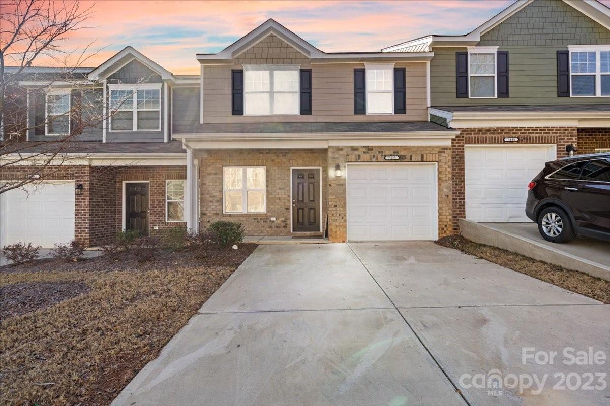 Townes at University East - Residential