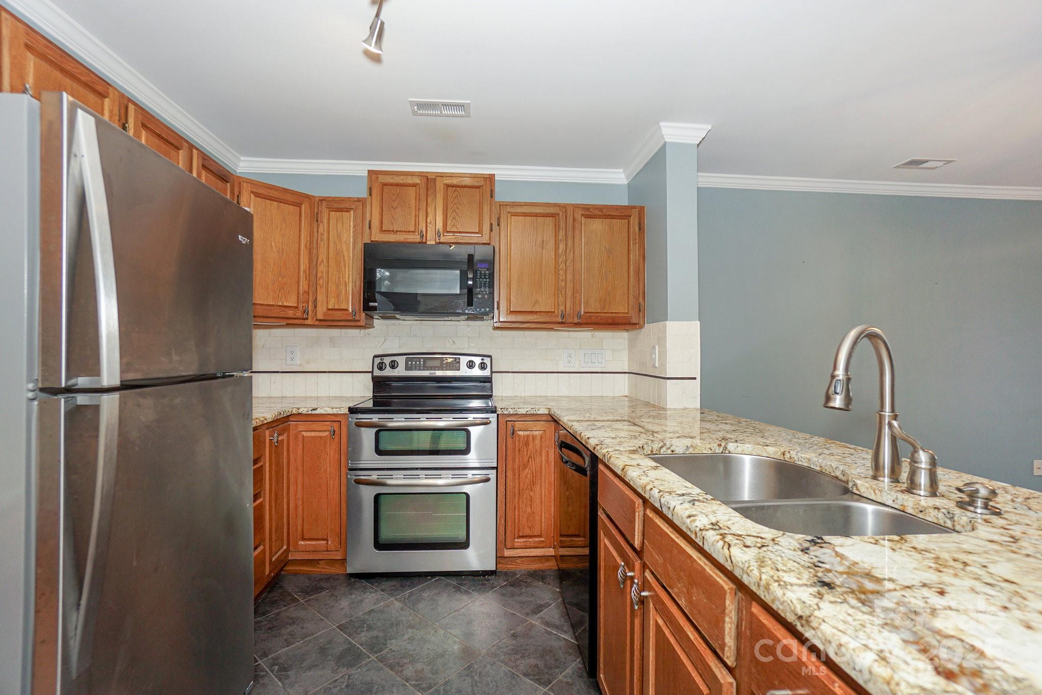 867 Southwest Drive