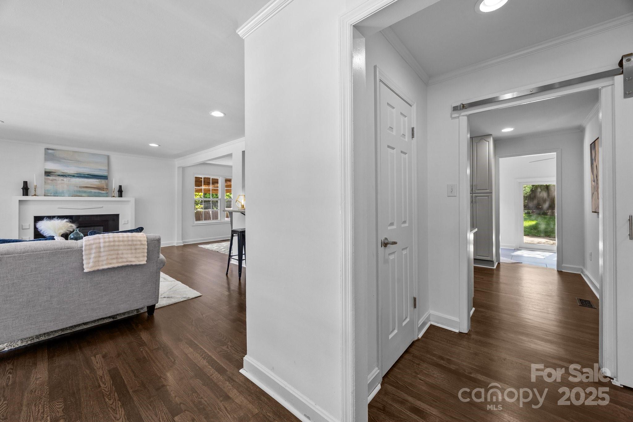 917 Dent Court