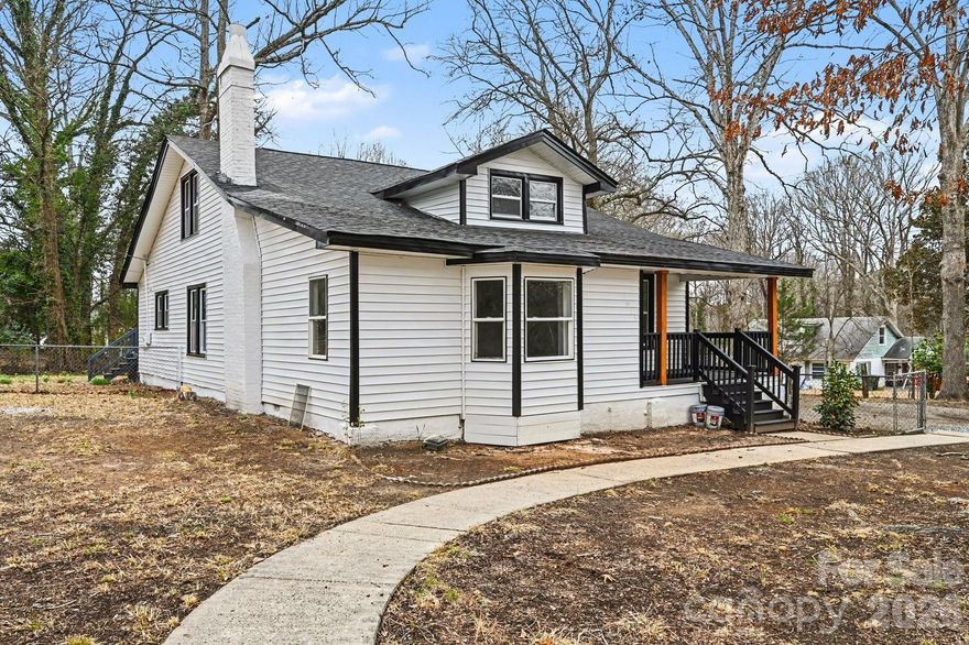 Welcome to this beautifully renovated 4-bedroom, 2.5-bath home in the heart of Gastonia. This home blends high-end finishes with the charm of an established neighborhood. Featuring a stunning open-concept floor plan, the fully updated kitchen offers modern cabinetry, upgraded lighting, and a beautiful walk-in pantry.
The primary suite boasts a private full bathroom for added comfort and convenience. Throughout the home you’ll find new flooring, fresh paint, updated lighting, and completely renovated bathrooms.
Enjoy outdoor living with a charming front patio, a spacious back deck perfect for entertaining, a fenced-in yard, and a brand-new driveway.
This move-in-ready home delivers modern quality in a prime Gastonia location don’t miss it!