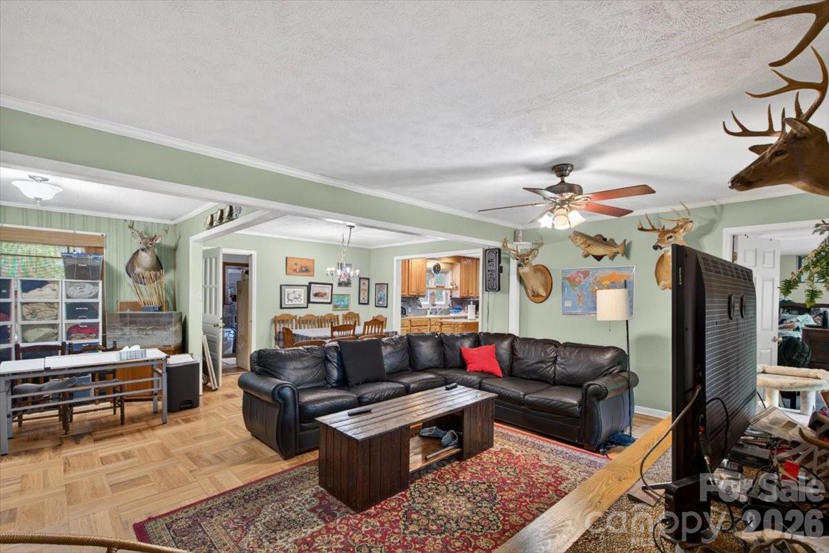 929 Shearers Road
