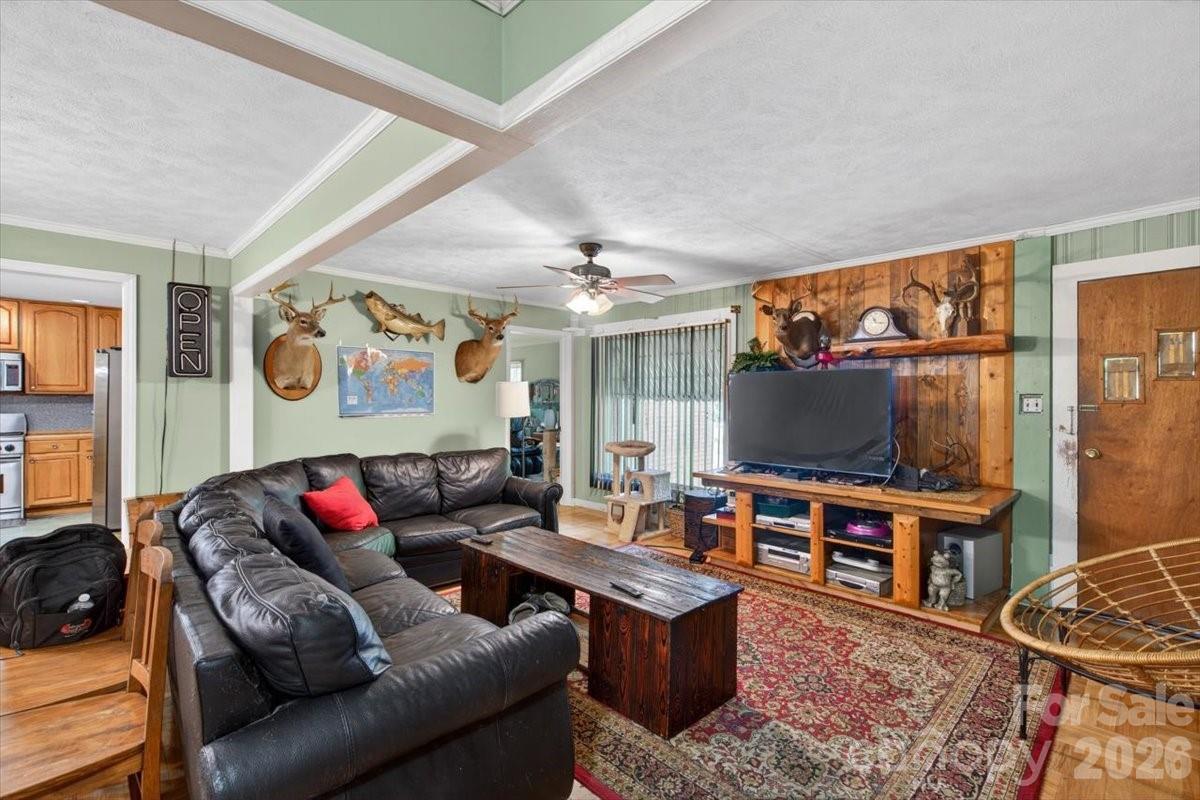 929 Shearers Road
