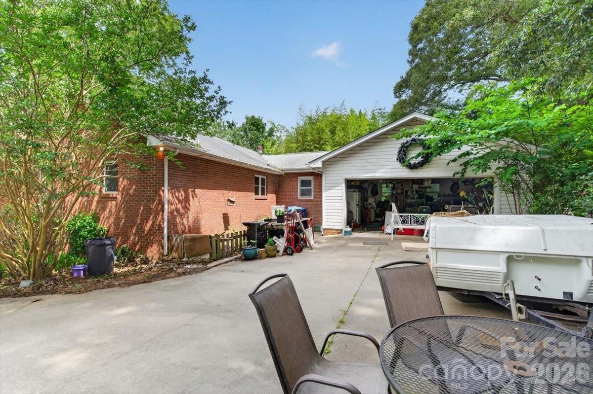 929 Shearers Road