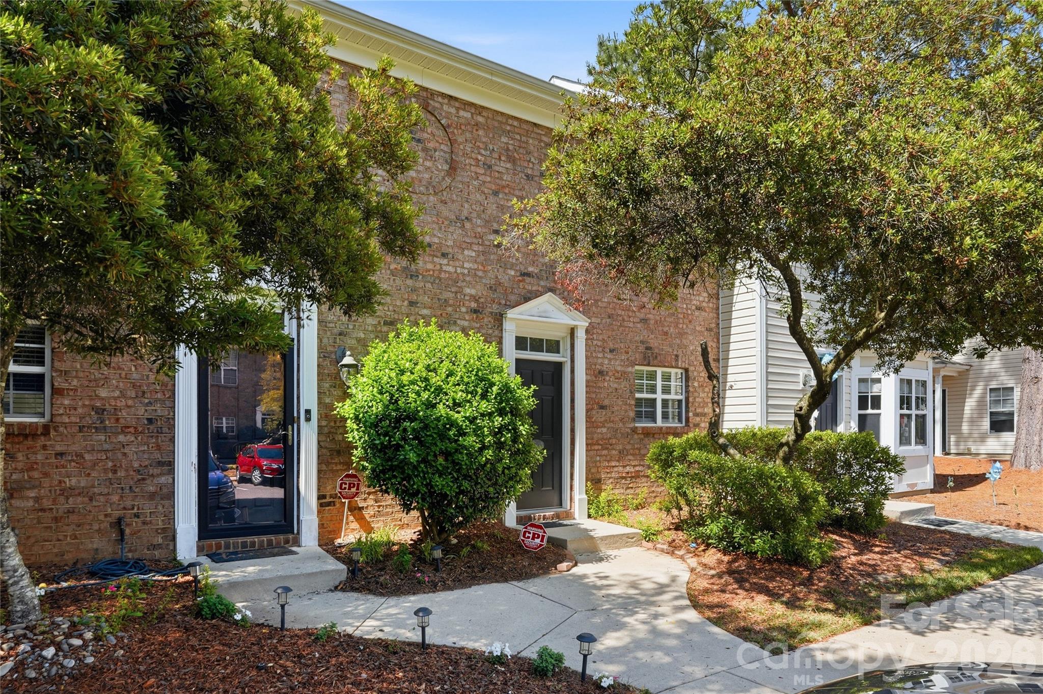 Savannah Townhomes - Residential