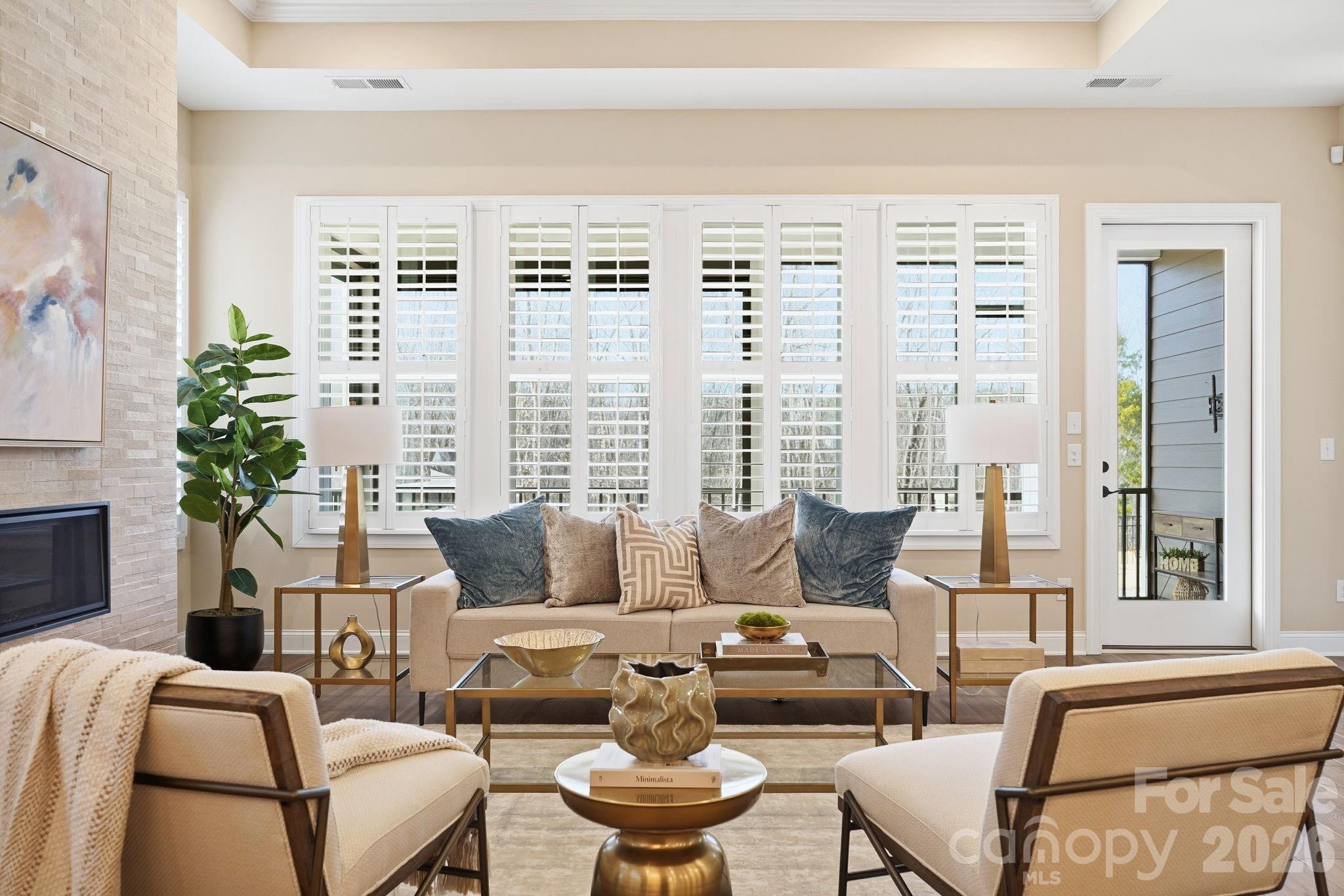 1018 Lake Como Drive