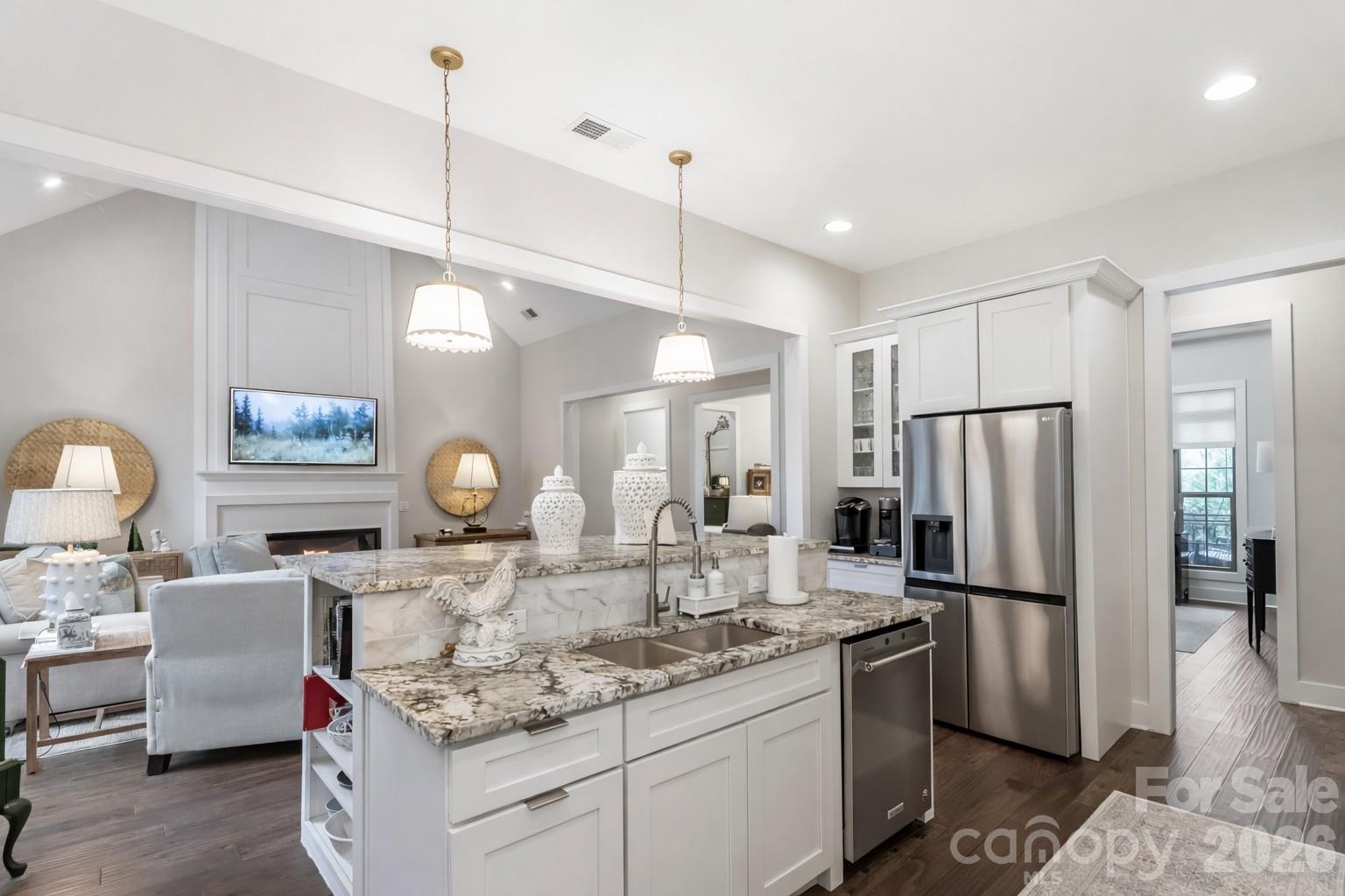 Lakepoint - Residential