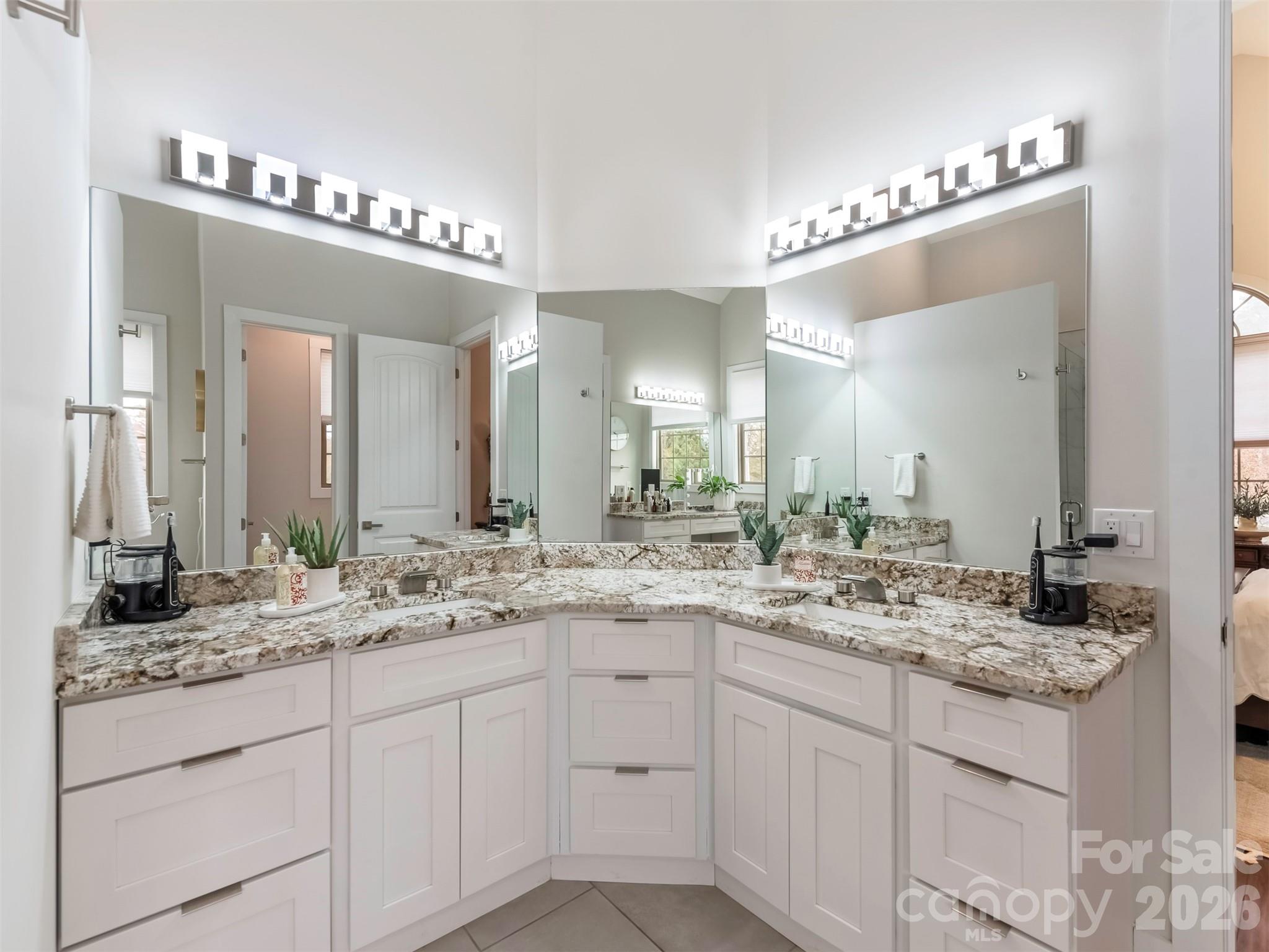 Lakepoint - Residential