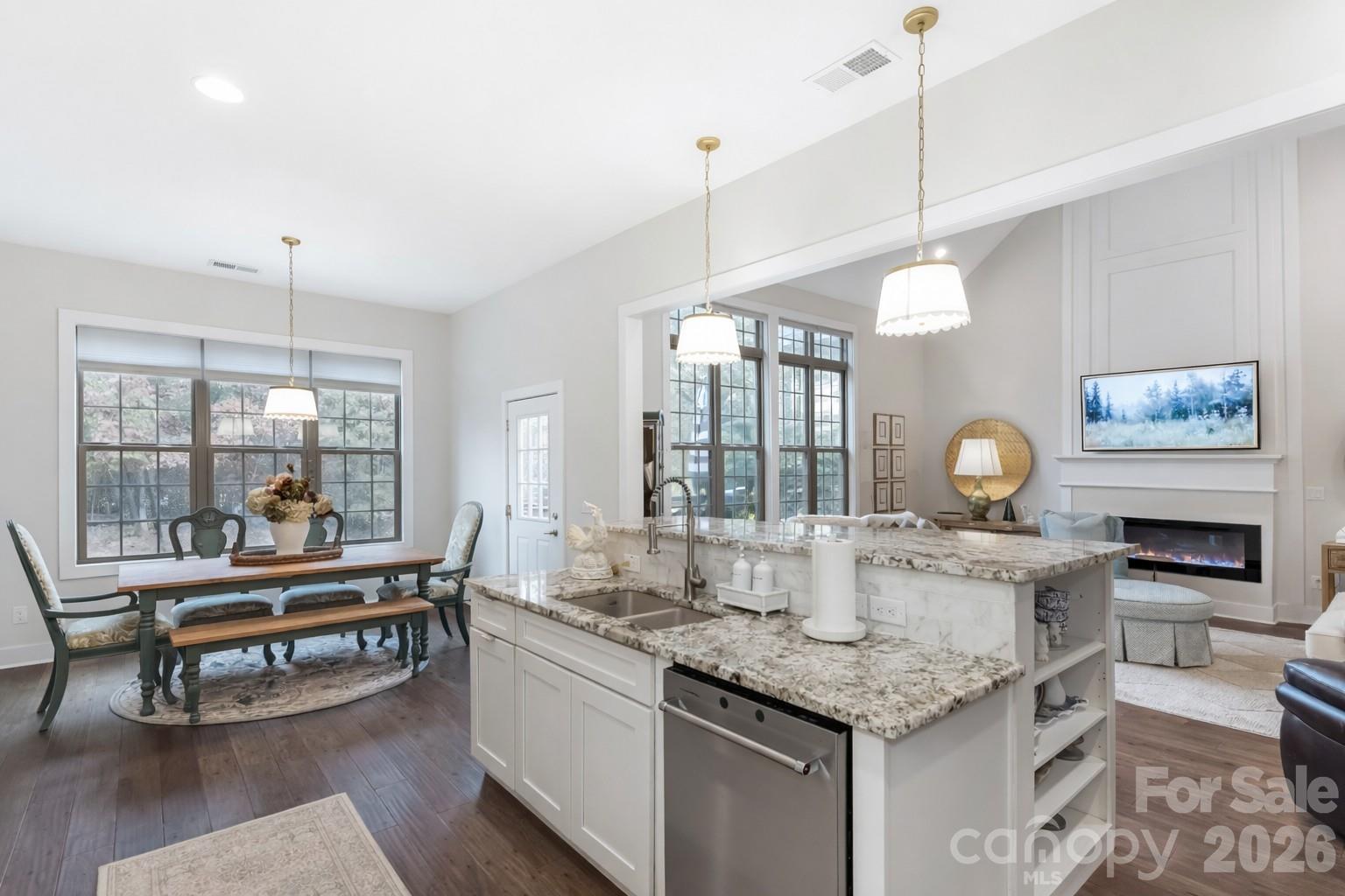 Lakepoint - Residential