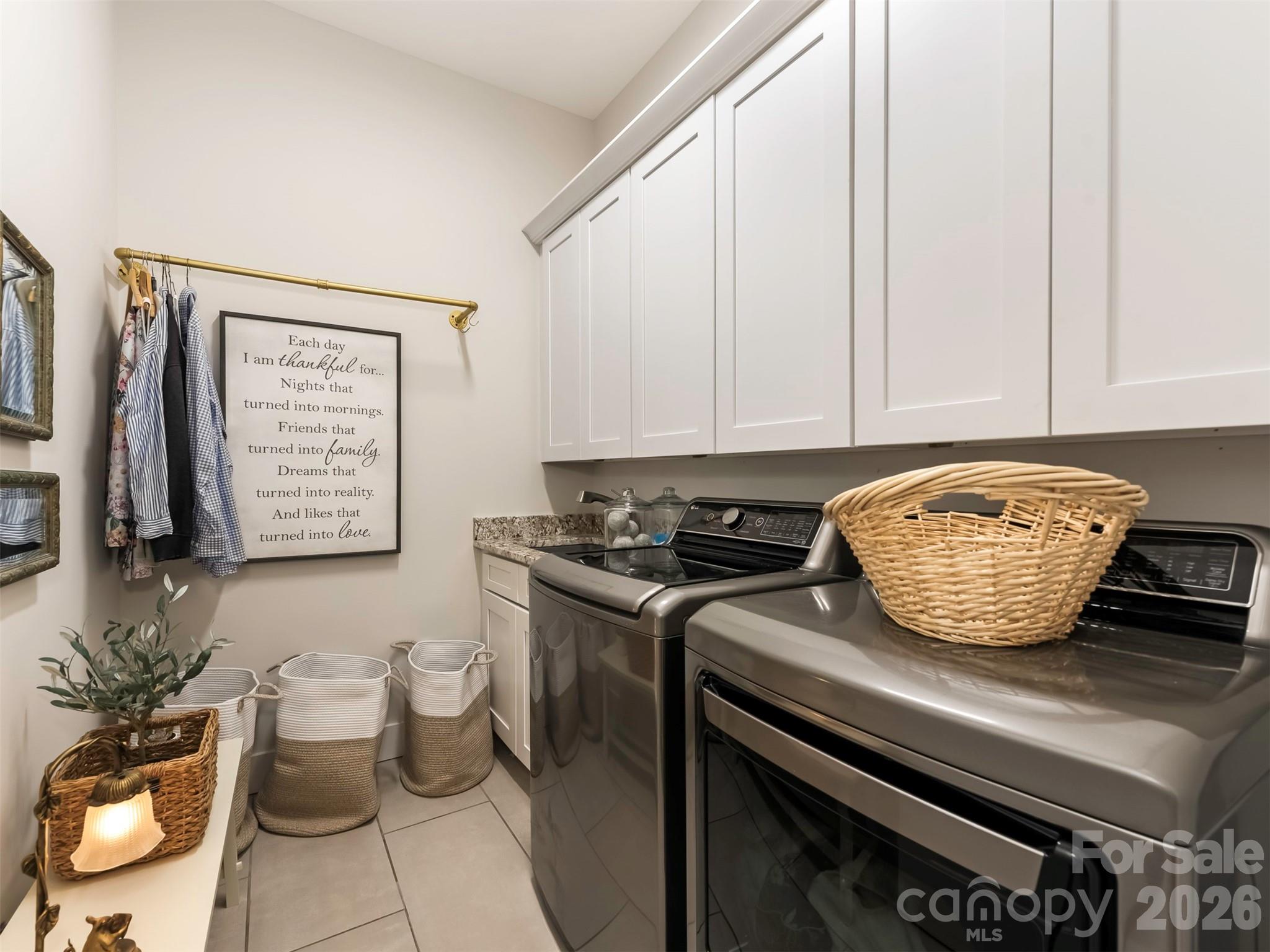 Lakepoint - Residential