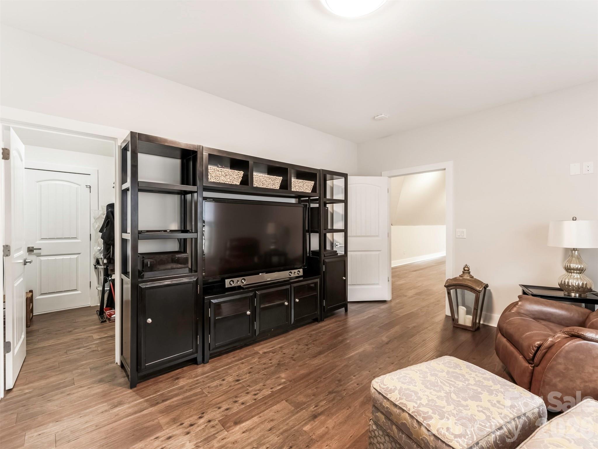 Lakepoint - Residential